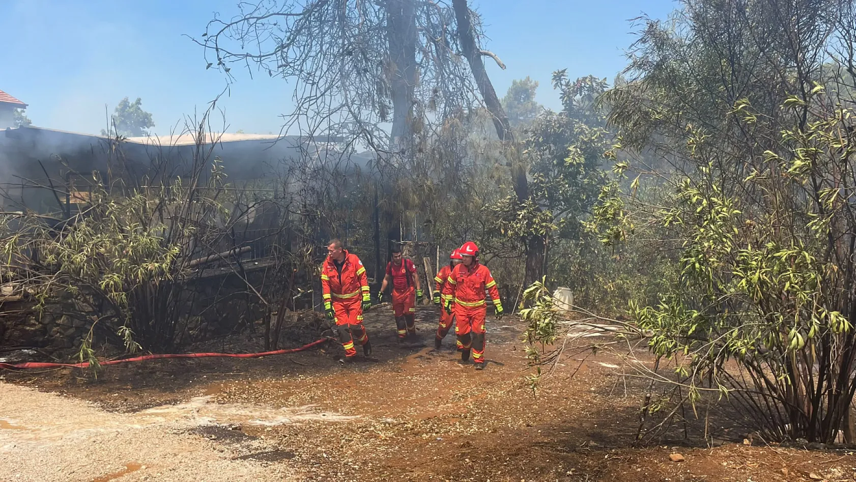 Fethiye'de korkutan yangın kısa sürede kontrol altına alındı
