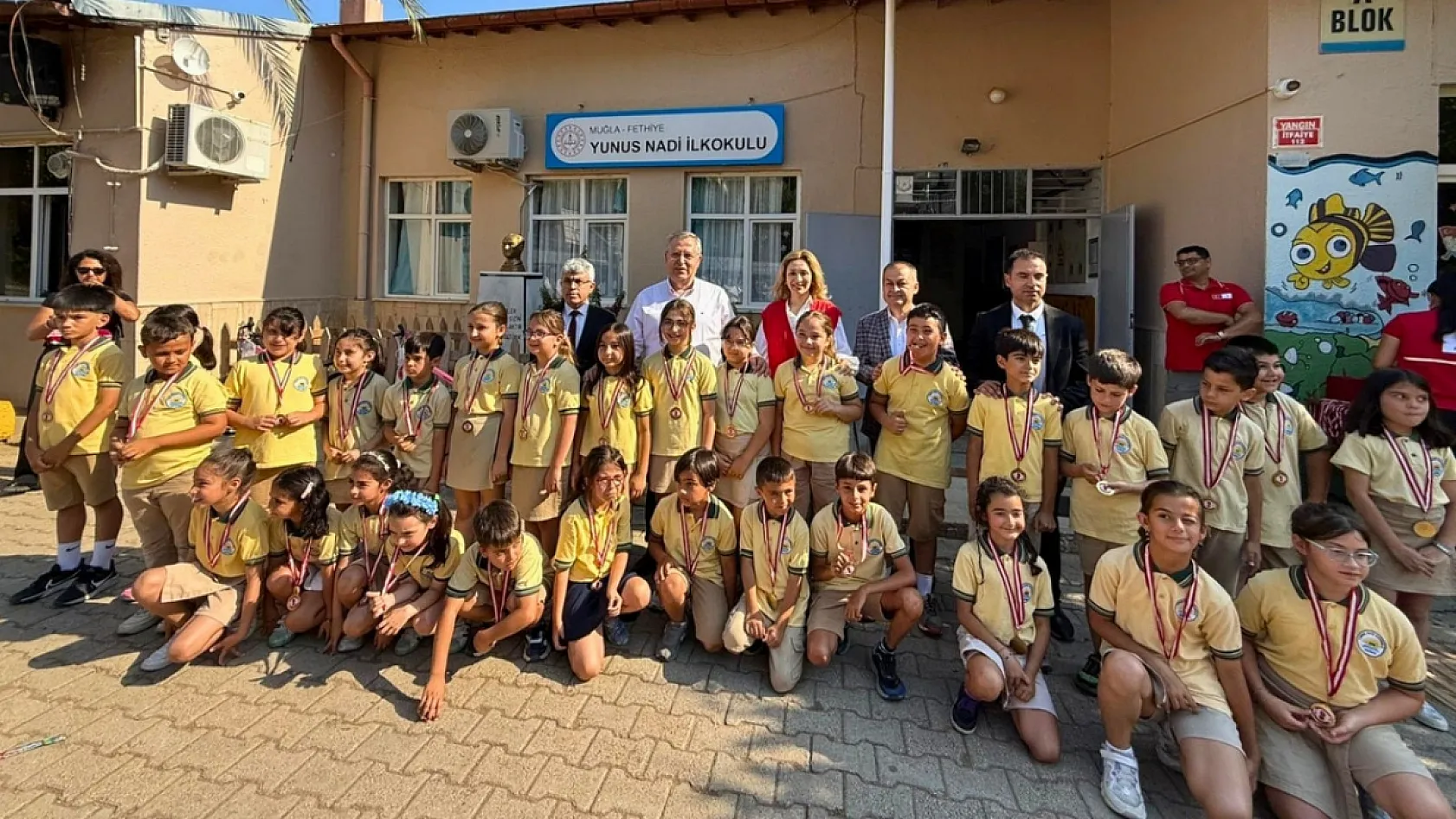 Fethiye'de minik yüreklerden büyük destek: Kan bağışı kampanyası