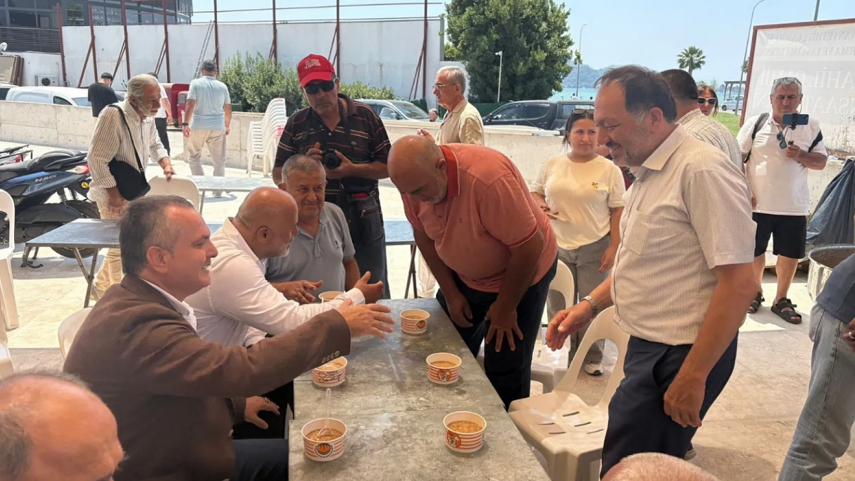 Fethiye'de Muharrem ayının bereketi aşure ikramıyla paylaşıldı