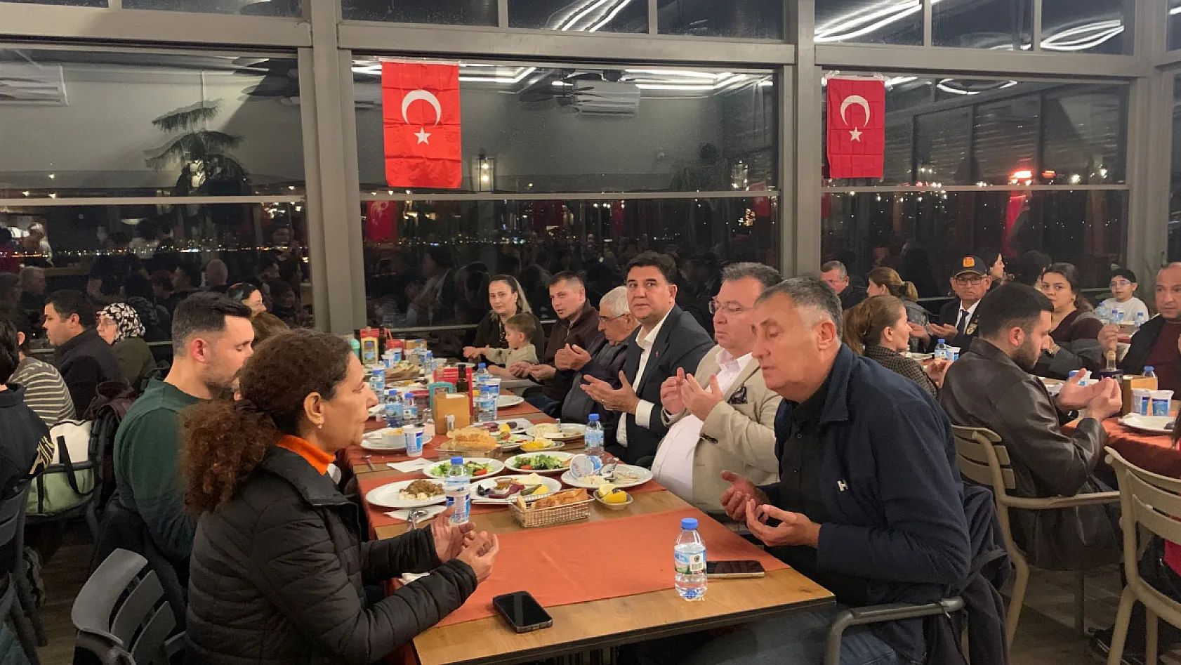Fethiye'de şehit aileleri ve gaziler için iftar sofrası kuruldu