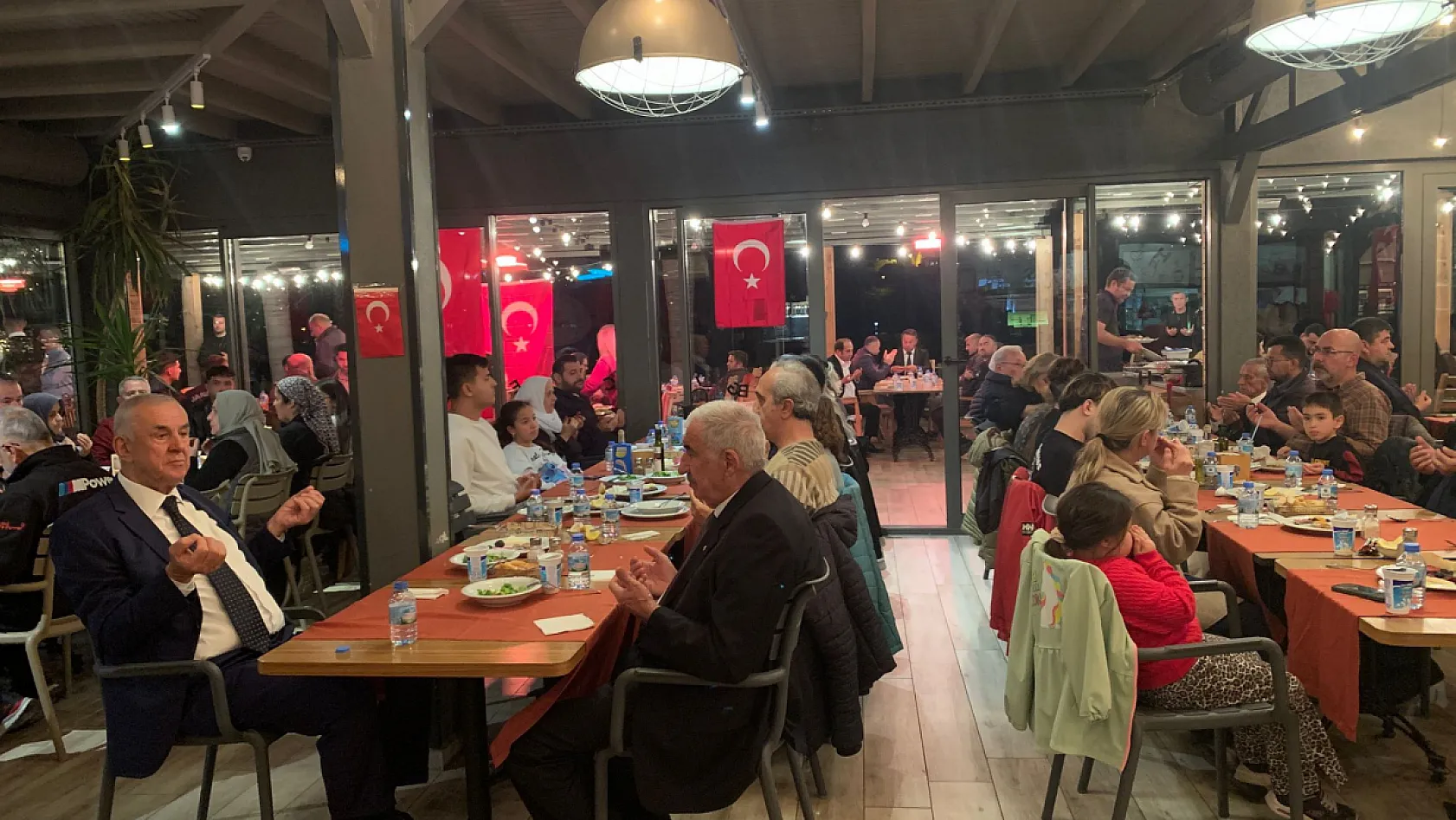 Fethiye'de şehit aileleri ve gaziler için iftar sofrası kuruldu