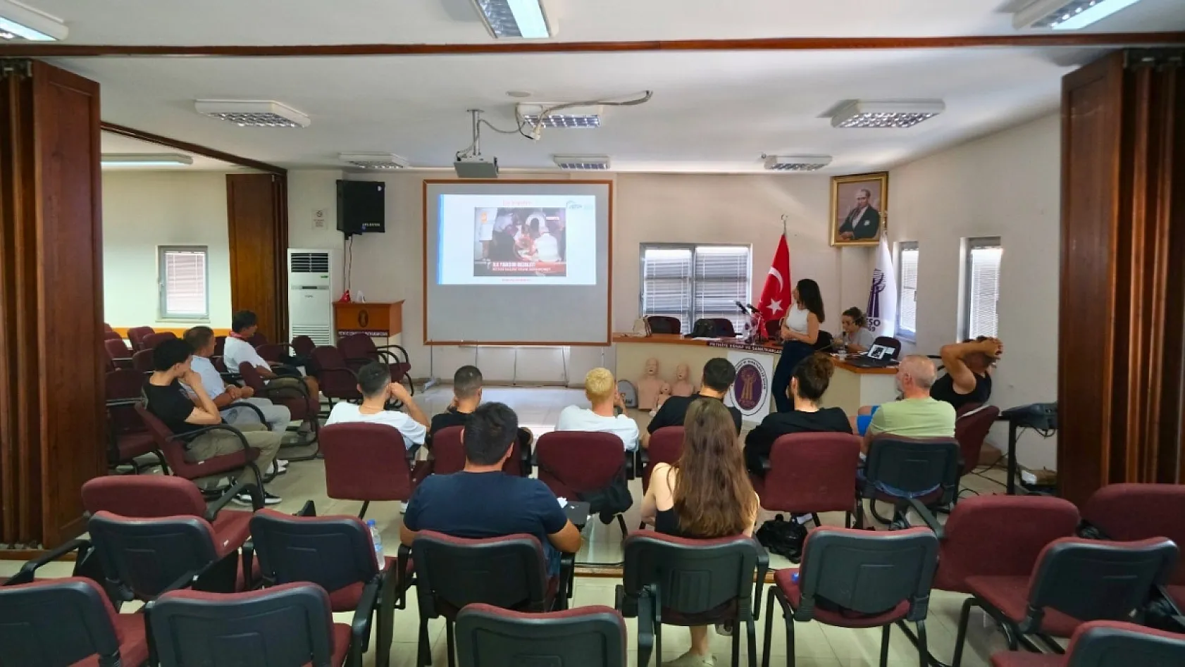 Fethiye'de oda üyelerine uygulamalı ilkyardım eğitimi
