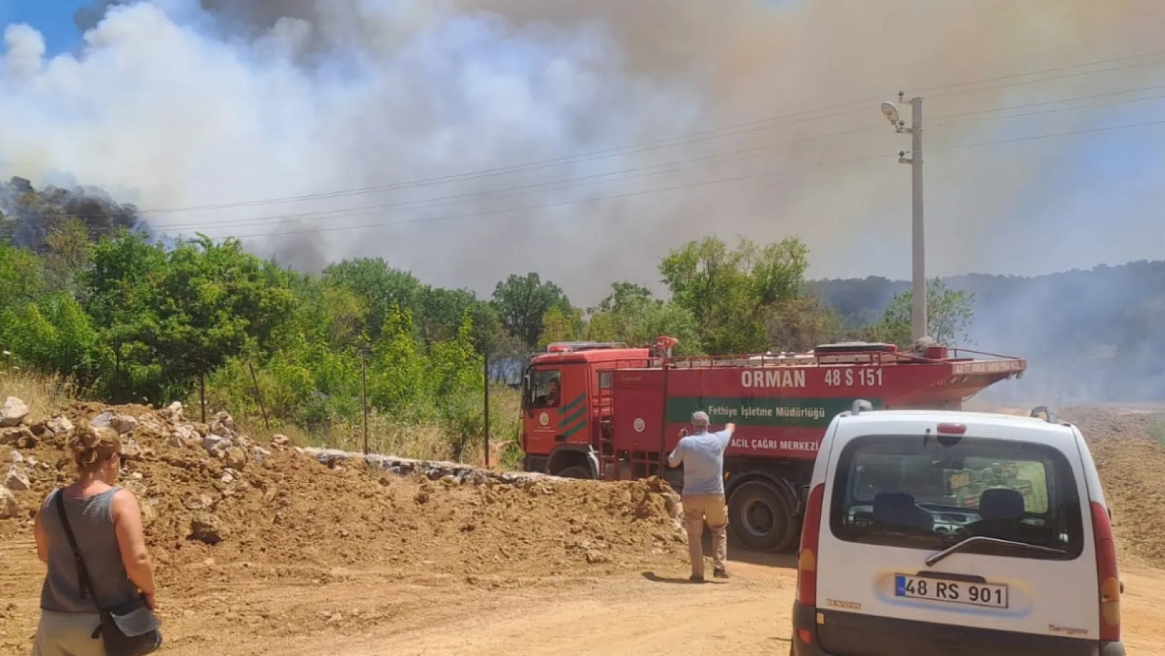 Fethiye Gökçeovacık'ta orman yangınına havadan ve karadan müdahale