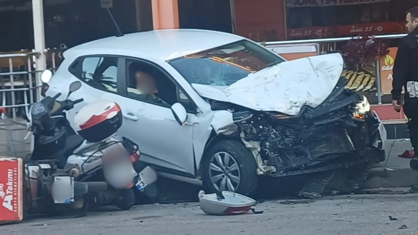 Fethiye Günlükbaşı'nda kaza: Ortalık savaş alanına döndü