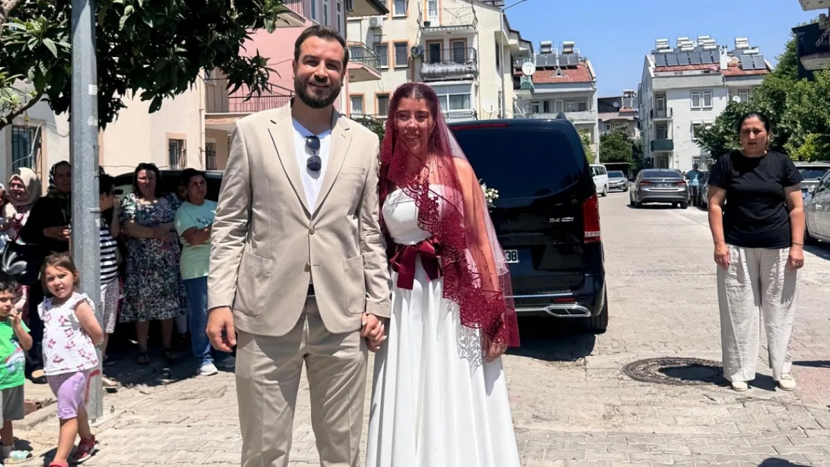 Fethiye ile Gazipaşa'yı buluşturan mutluluk: İki hekim dünya evine girdi