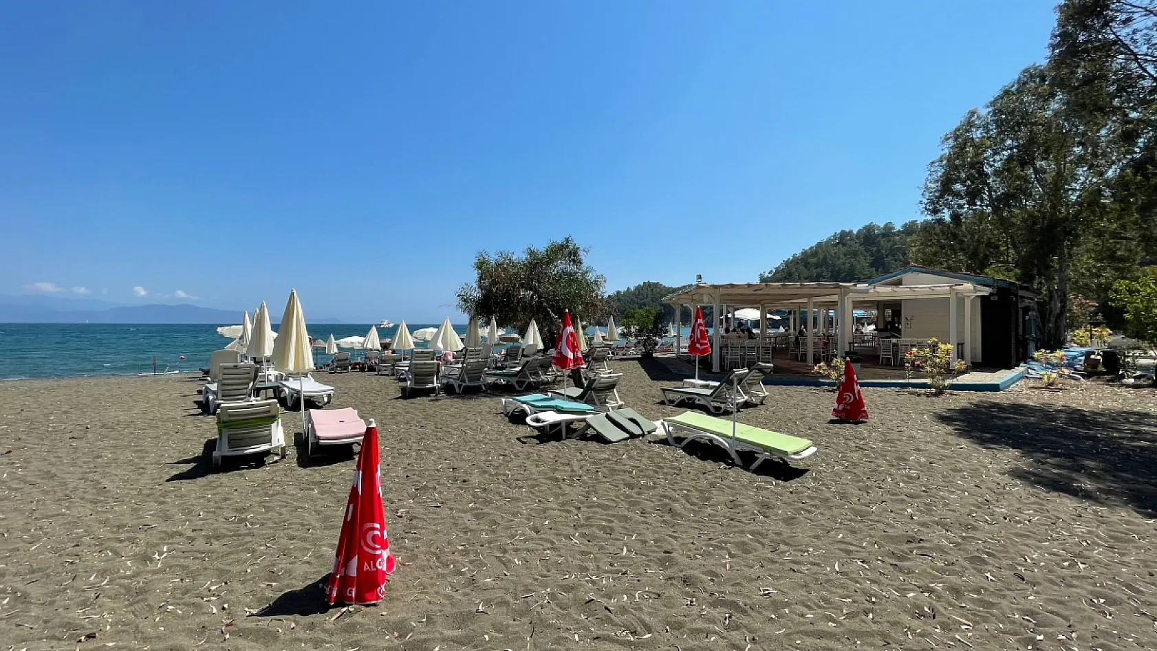 Fethiye İnlice Plajı Yaz Sezonuna Hazır: Hafta Sonları Yoğunluk Artıyor