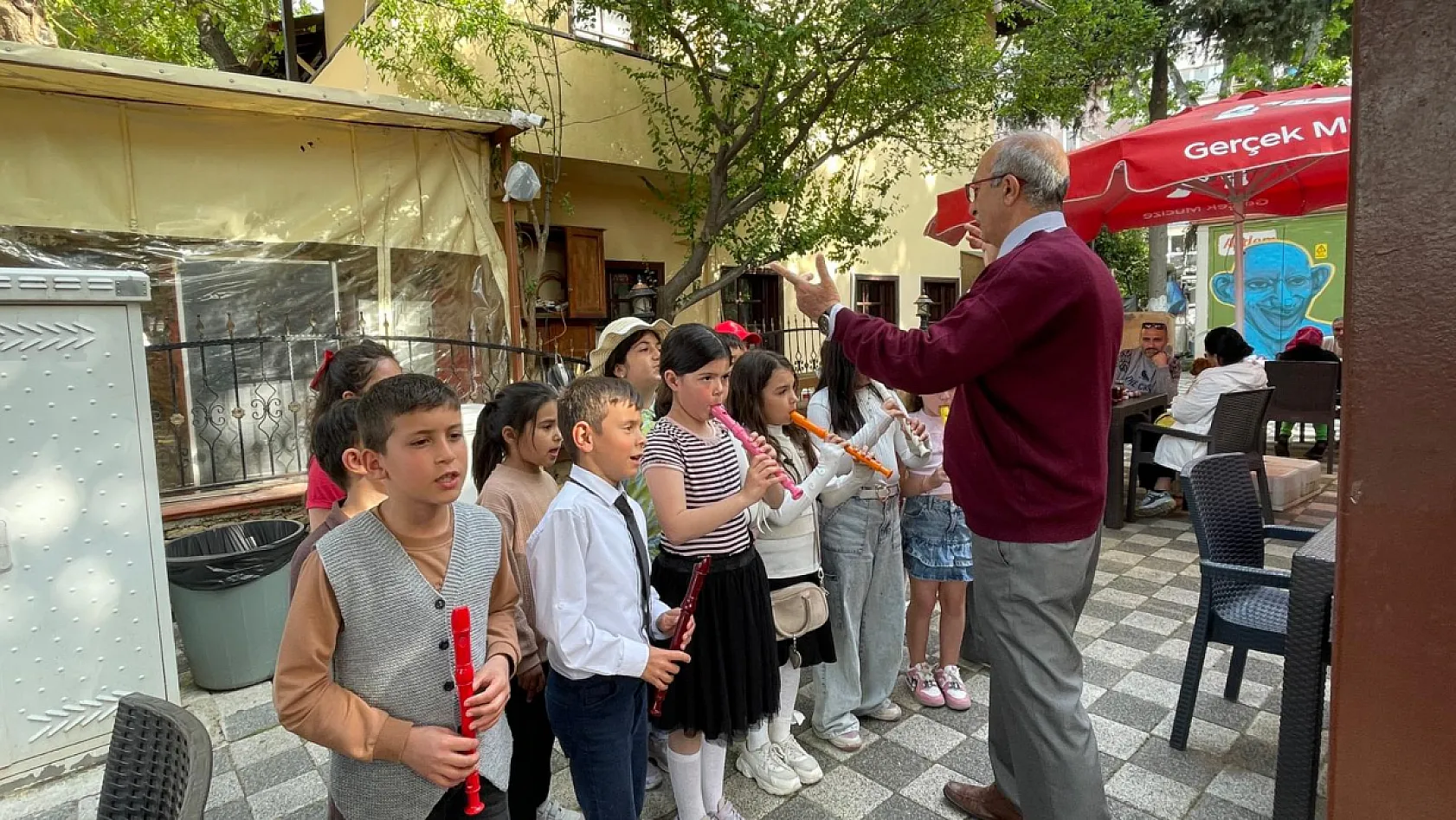 Fethiye Karagözler Halk Evi'nde 23 Nisan Coşkusu