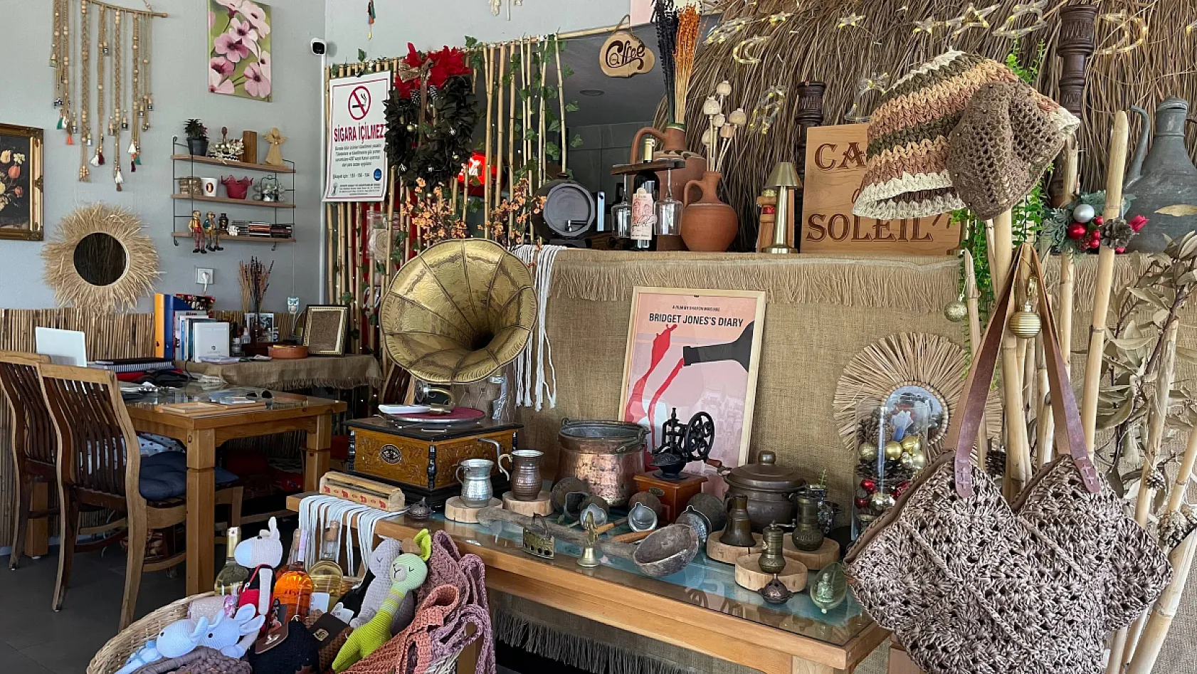 Fethiye Kargı'da İstanbul Ruhunu Yaşatan Antika Kafe