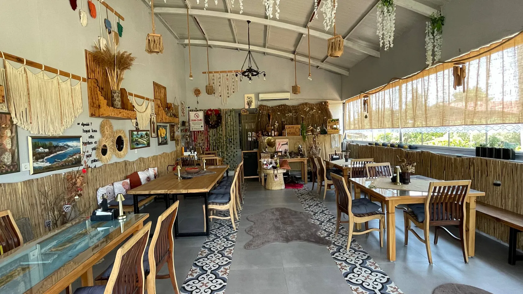 Fethiye Kargı'da İstanbul Ruhunu Yaşatan Antika Kafe