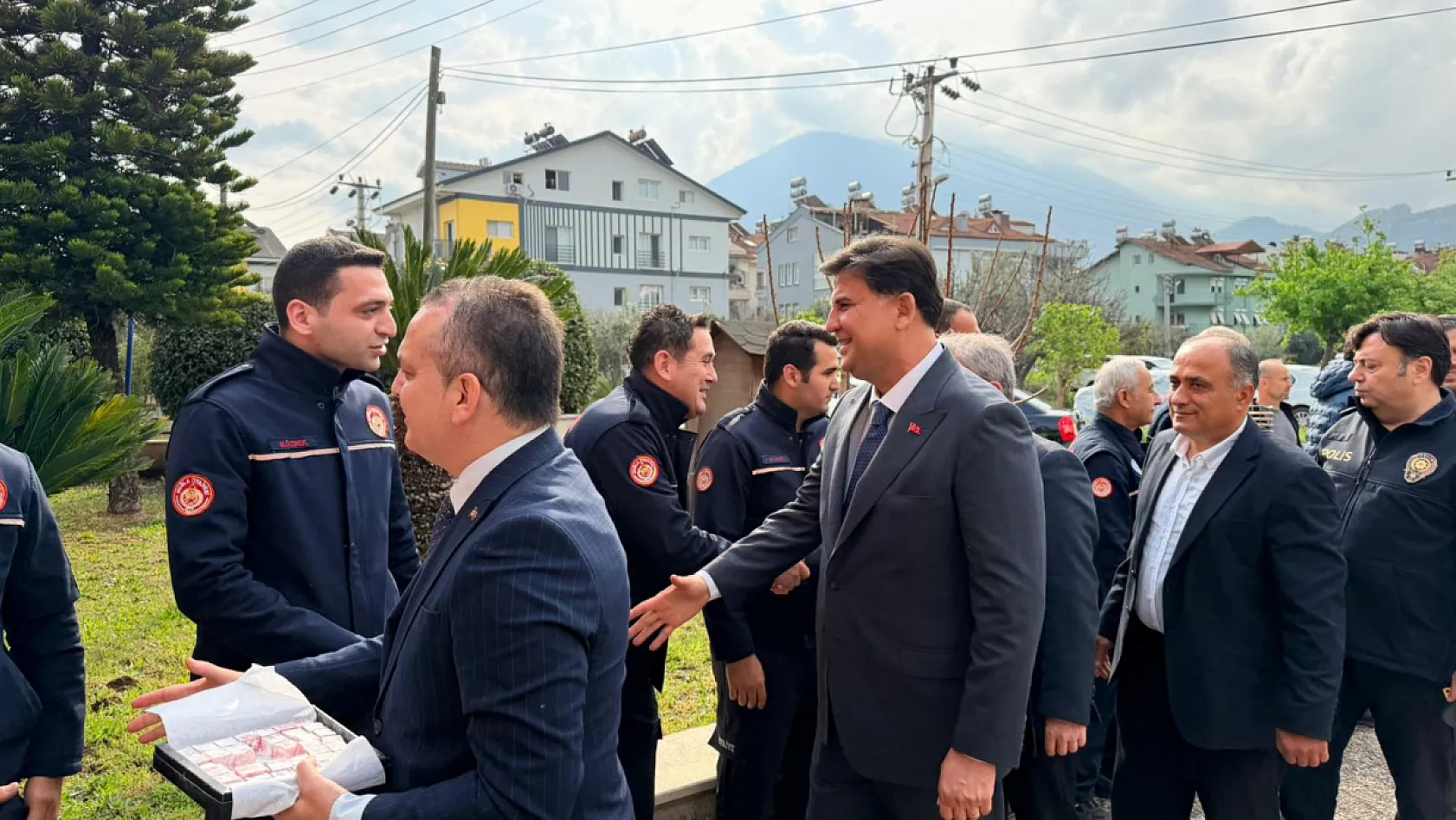 Fethiye Kaymakamı Akkaya'dan itfaiye personeline moral ziyareti