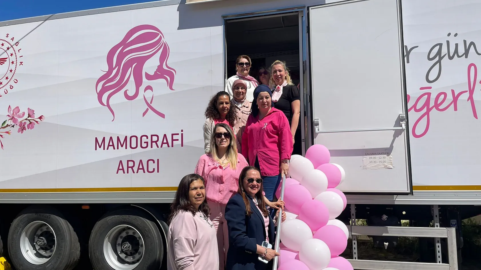 Fethiye KETEM önünde 'Pembe Tır' ile kanser taraması
