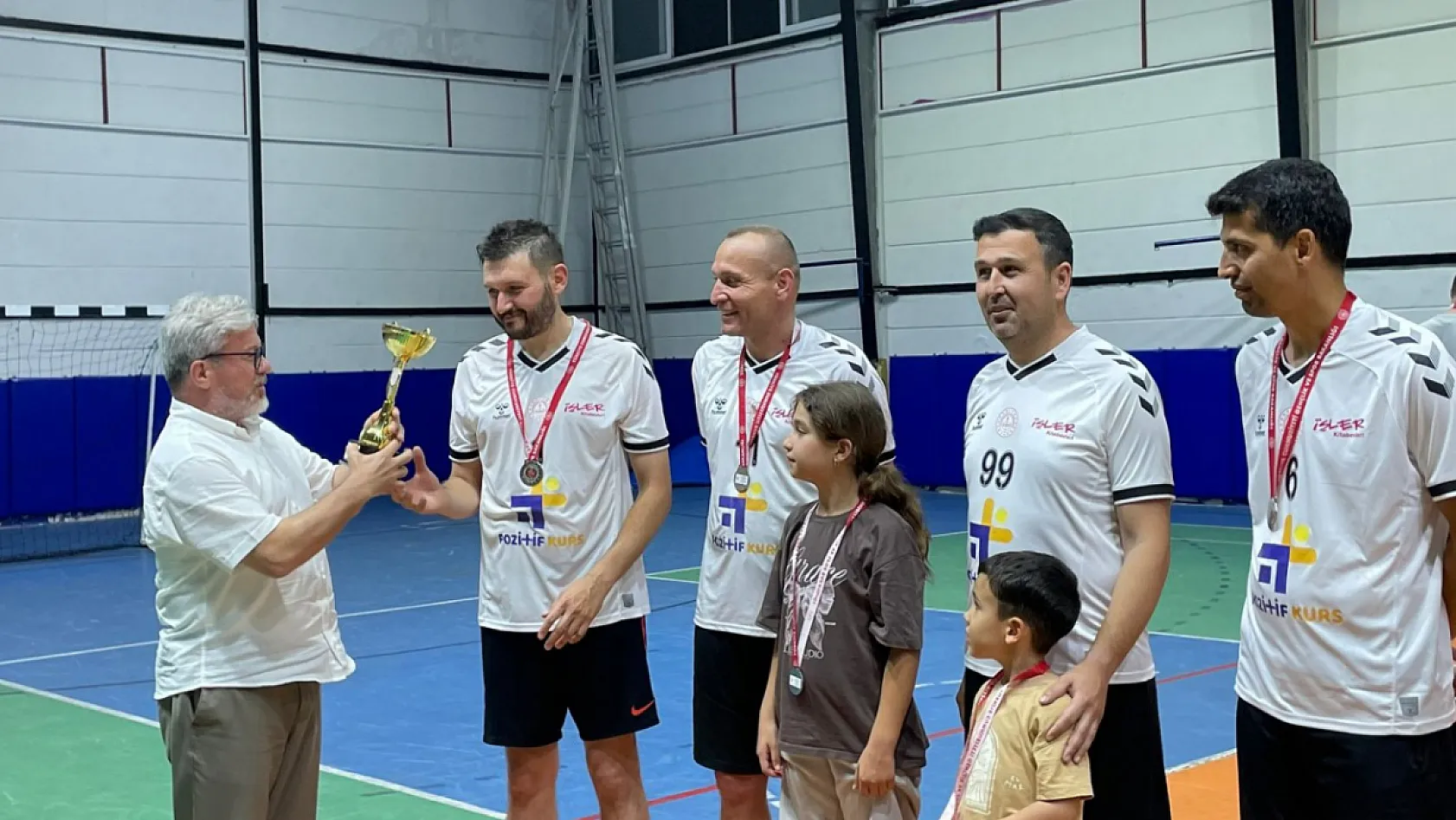 Fethiye Kurumlar Arası Voleybol Turnuvası'nda Şampiyon Esnaf ve Sanatkarlar Odası