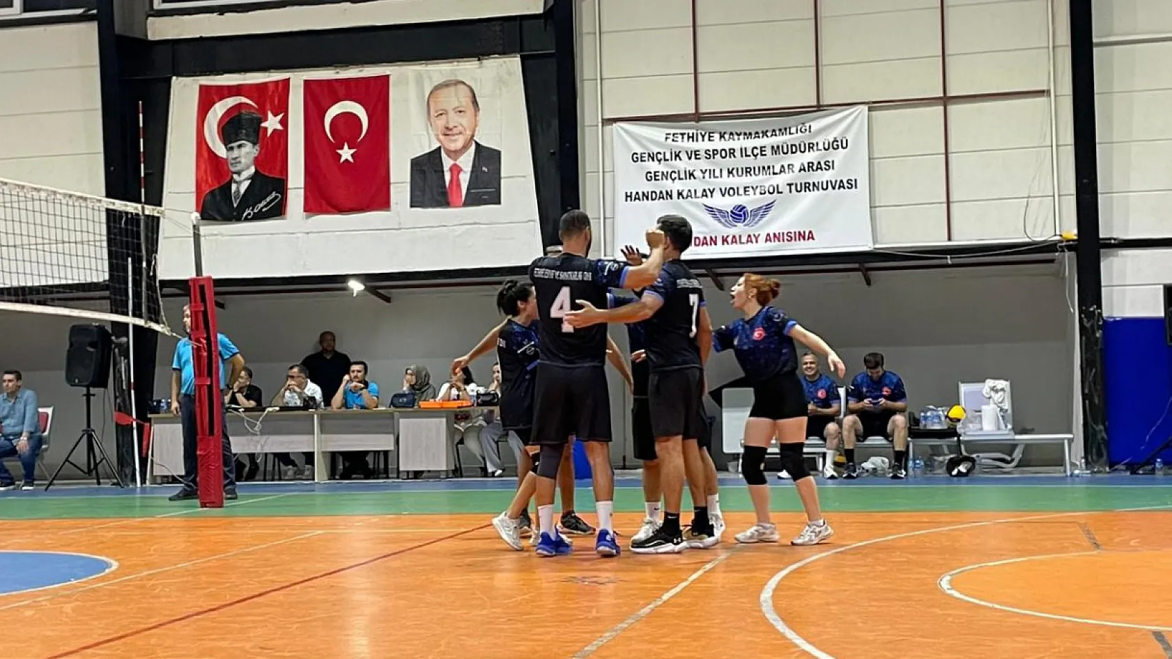Fethiye Kurumlar Arası Voleybol Turnuvası'nda Şampiyon Esnaf ve Sanatkarlar Odası
