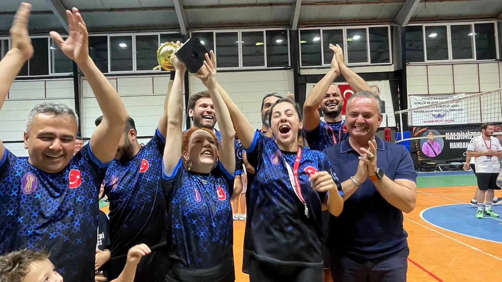 Fethiye Kurumlar Arası Voleybol Turnuvası'nda Şampiyon Esnaf ve Sanatkarlar Odası