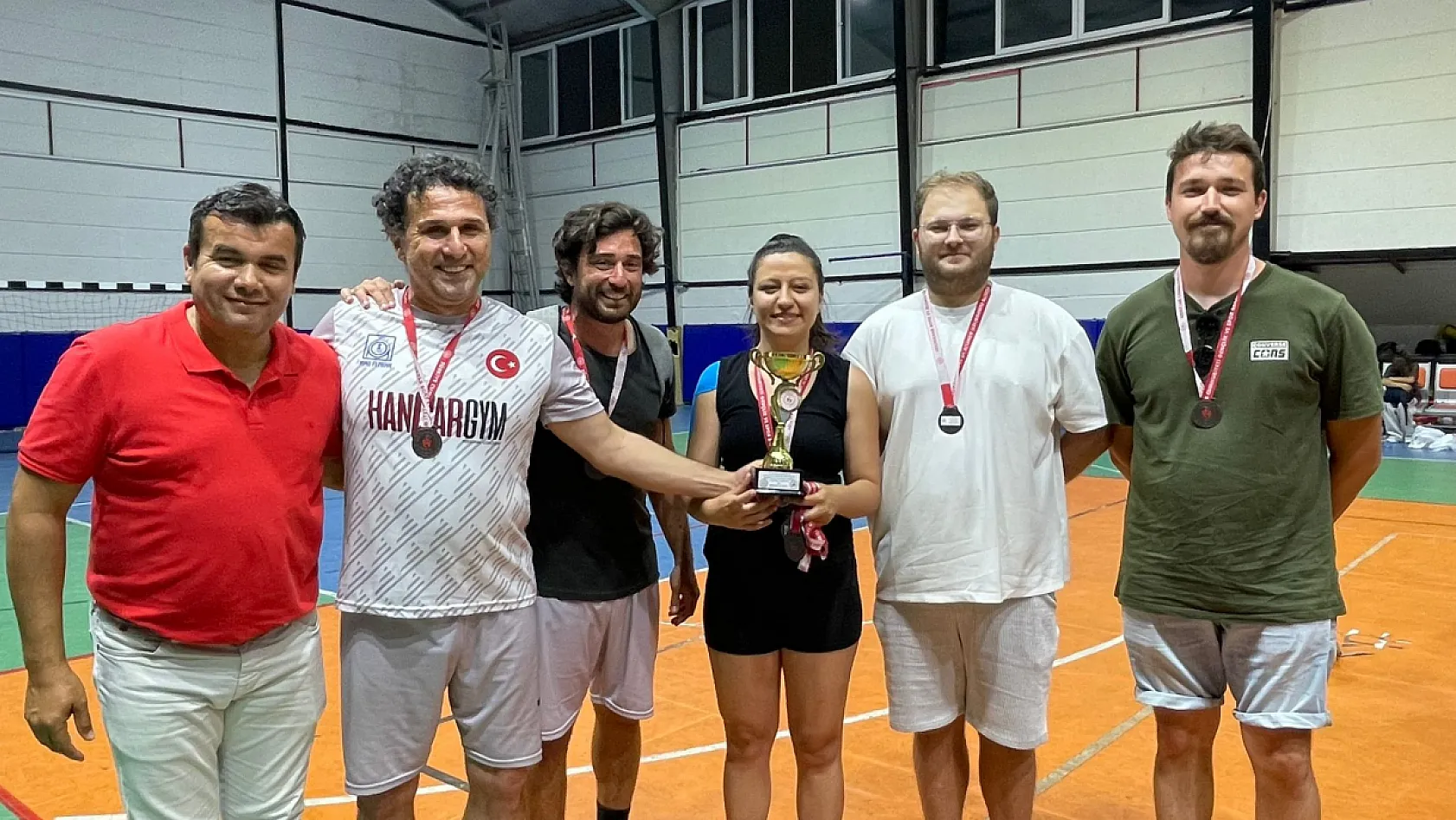 Fethiye Kurumlar Arası Voleybol Turnuvası'nda Şampiyon Esnaf ve Sanatkarlar Odası