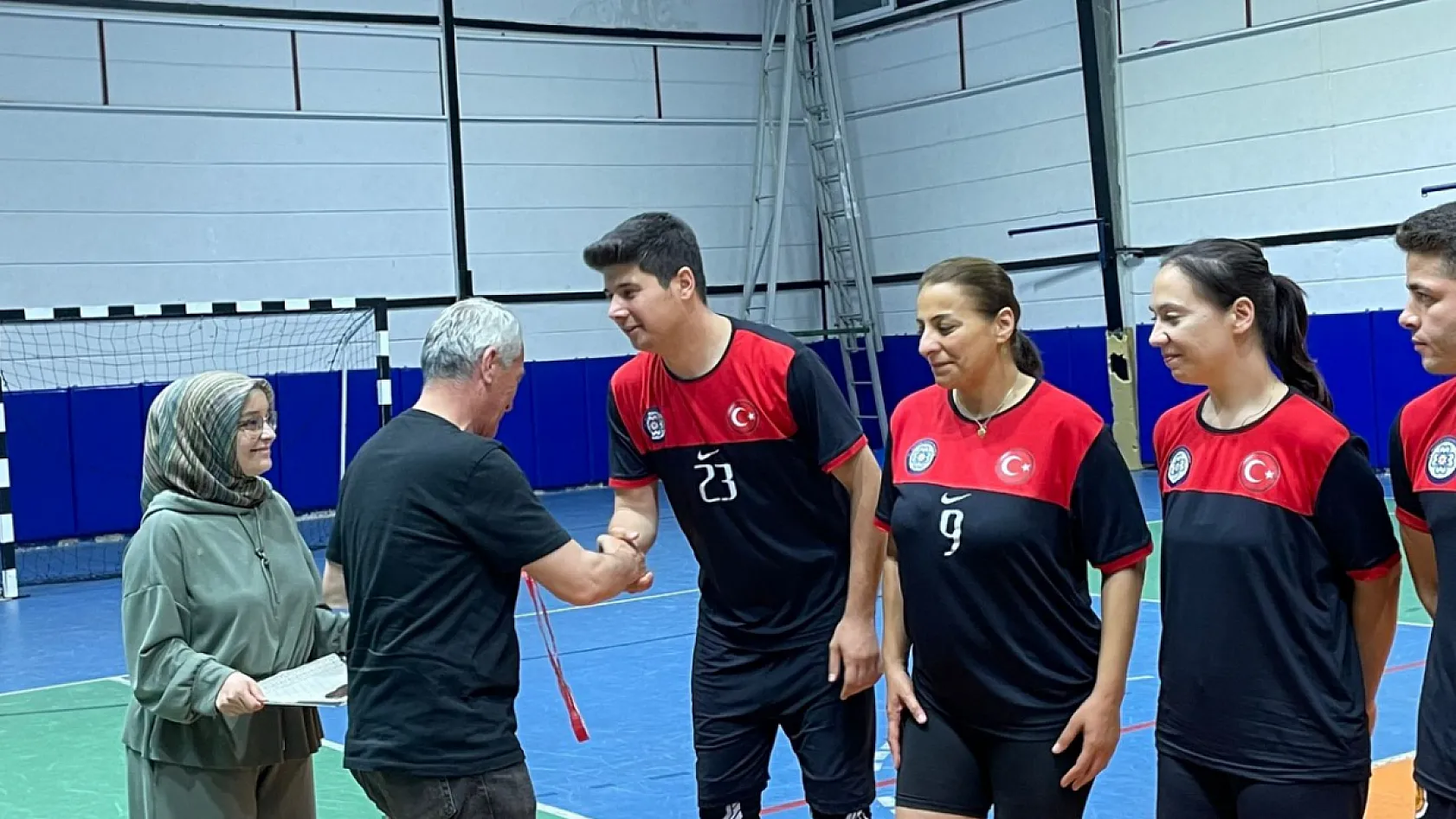 Fethiye Kurumlar Arası Voleybol Turnuvası'nda Şampiyon Esnaf ve Sanatkarlar Odası