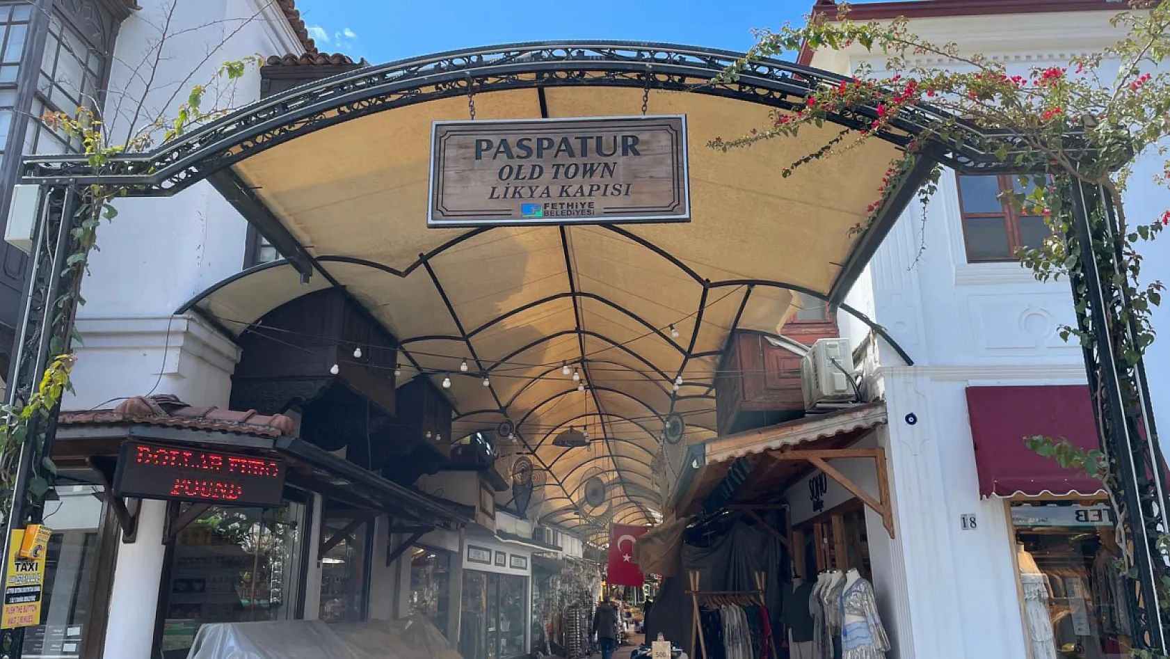 Fethiye'de Turizm Sezonu Alarmı: Paspatur Esnafı 'Bu Yaz Belirleyici Olacak'