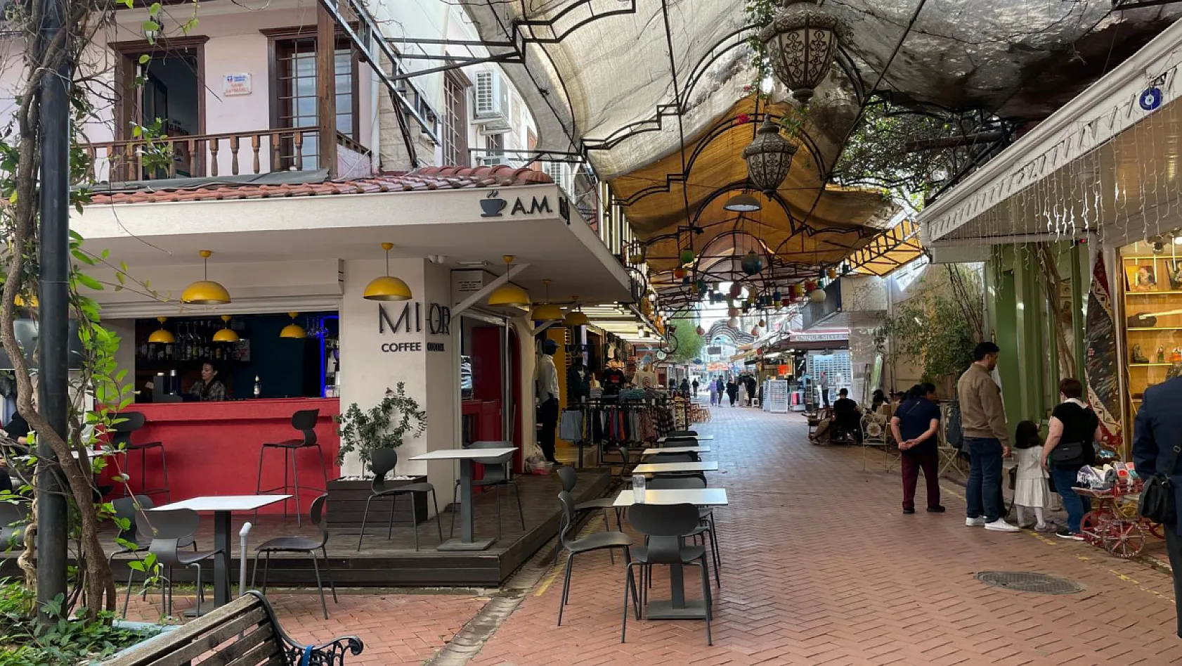 Fethiye Paspatur Çarşısı yaz sezonuna hazır: Kepenkler açıldı, hareketlilik başladı