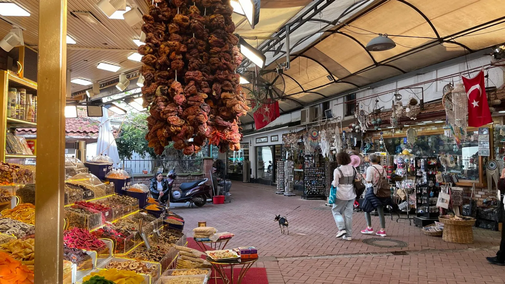 Fethiye Paspatur Çarşısı yaz sezonuna hazır: Kepenkler açıldı, hareketlilik başladı