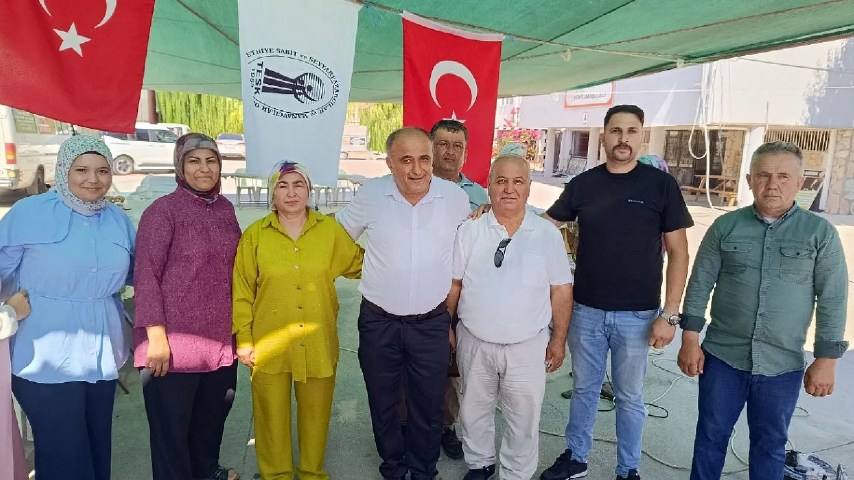 Fethiye Pazarcılar Odası'ndan Salı Pazarı'nda Aşure İkramı