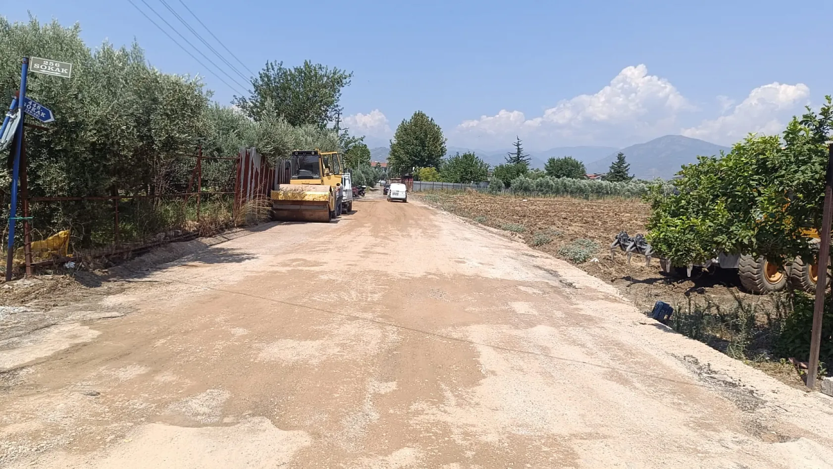 Fethiye Pazaryeri Mahallesi'nde yol çalışması