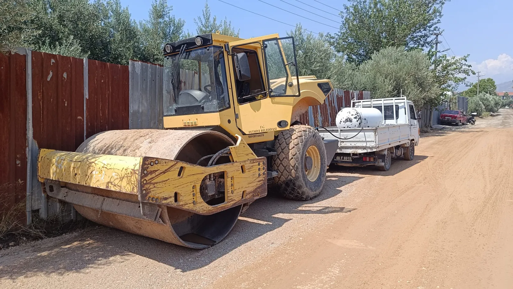 Fethiye Pazaryeri Mahallesi'nde yol çalışması