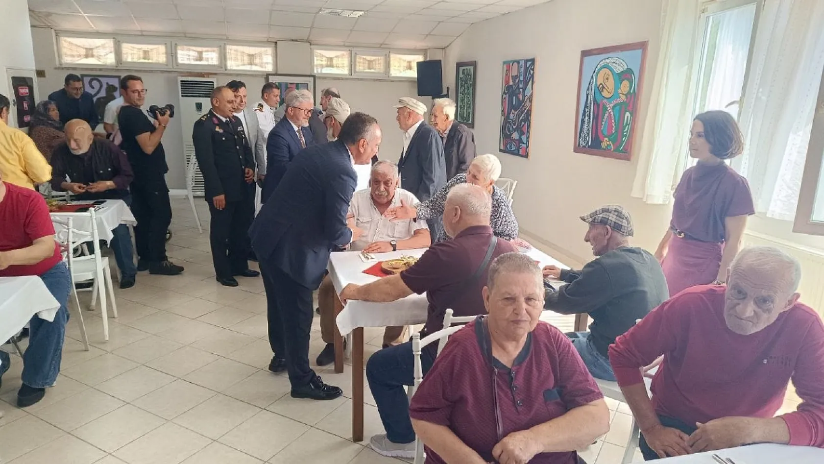 Fethiye Protokolünden Huzurevi Sakinlerine Bayram Ziyareti