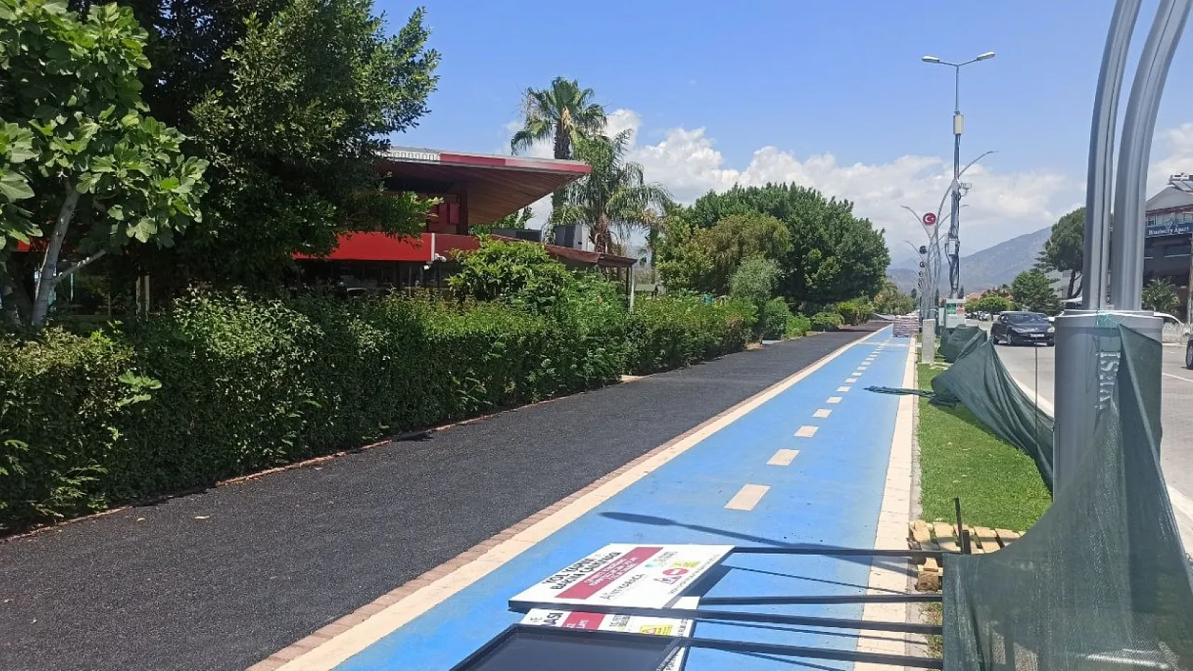 Fethiye Sahil Bandında Tartan Pist Yenileme Çalışmaları Sürüyor