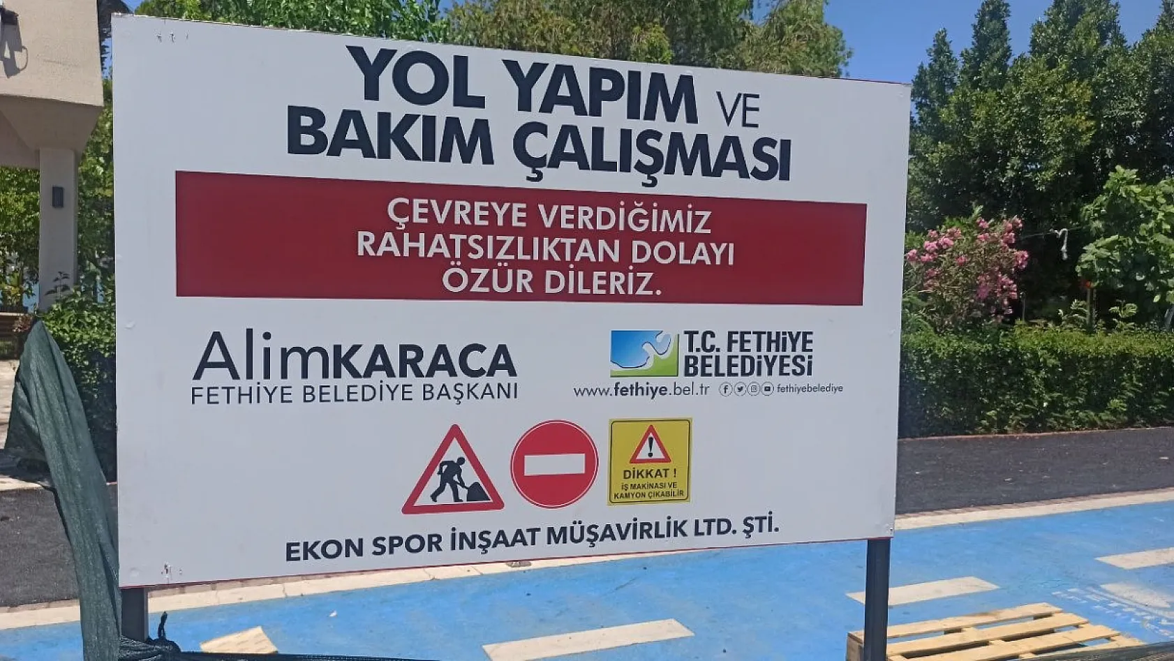 Fethiye Sahil Bandında Tartan Pist Yenileme Çalışmaları Sürüyor