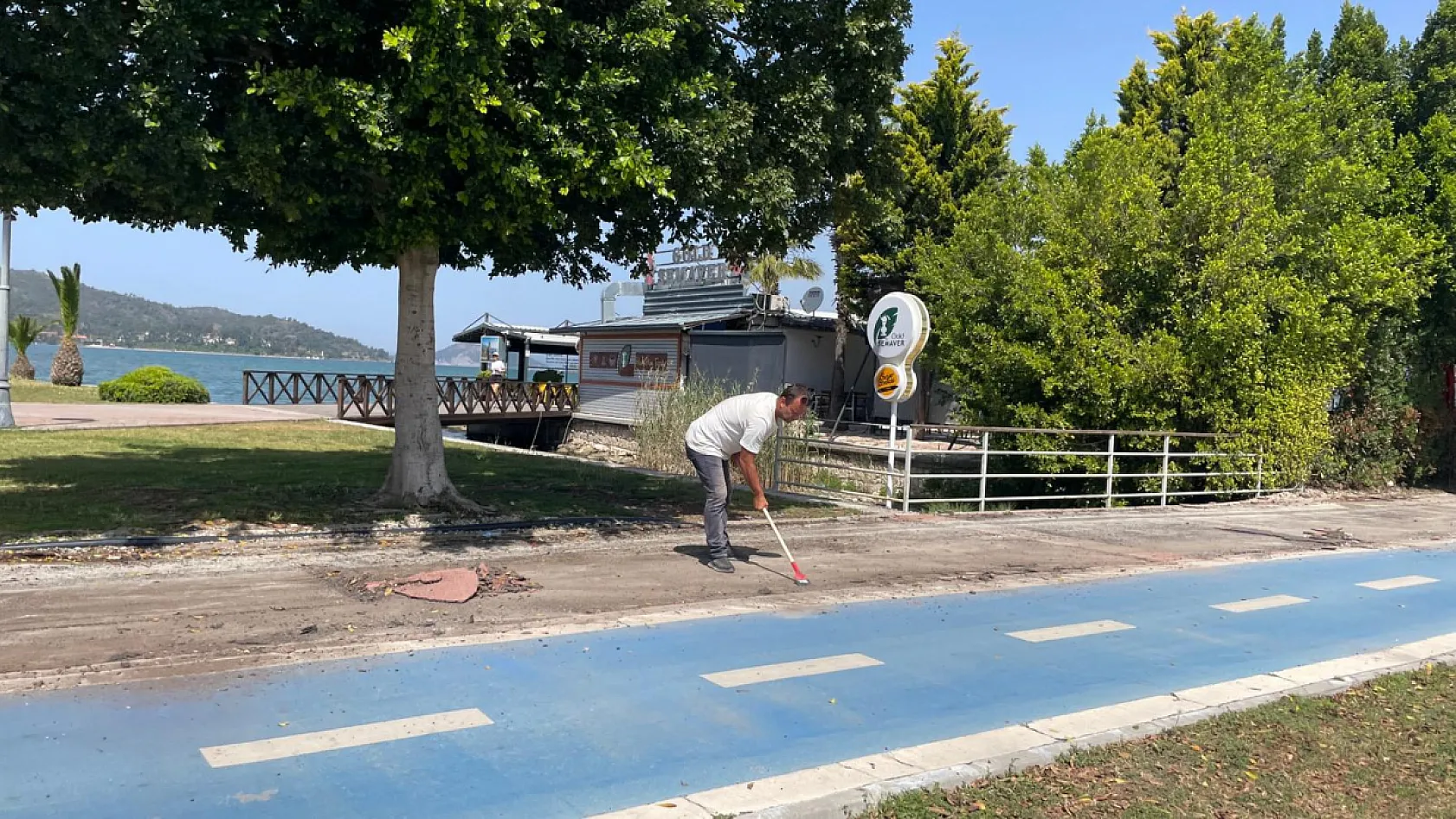 Fethiye Sahil Bandındaki koşu yolu yenileniyor