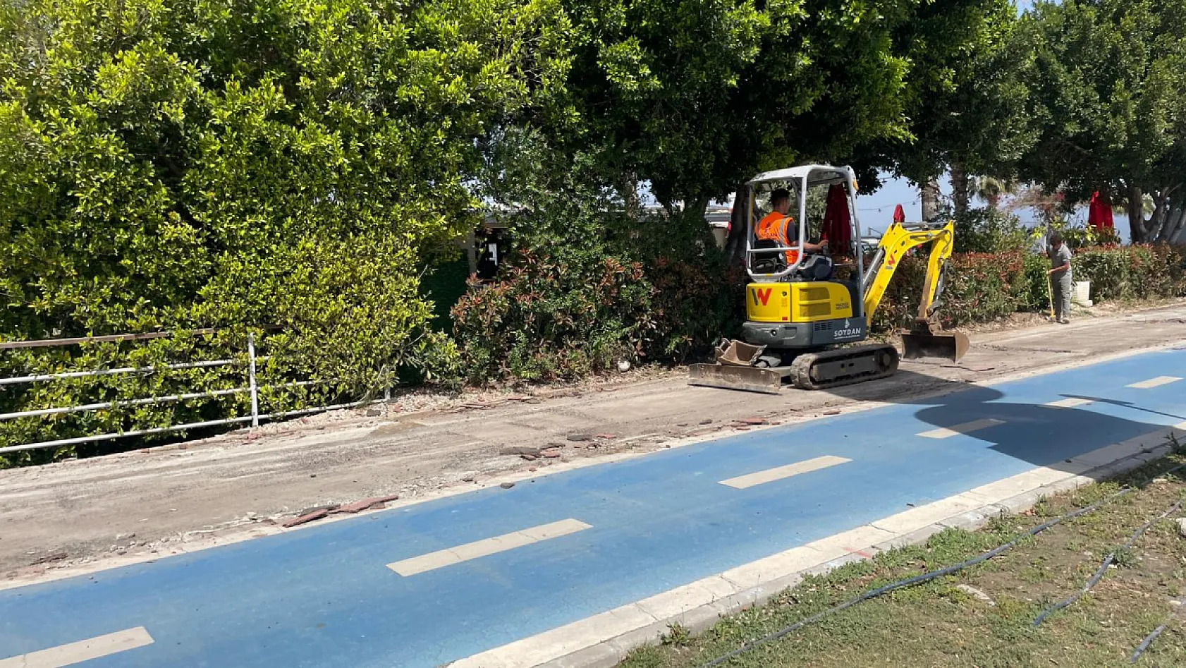 Fethiye Sahil Bandındaki koşu yolu yenileniyor