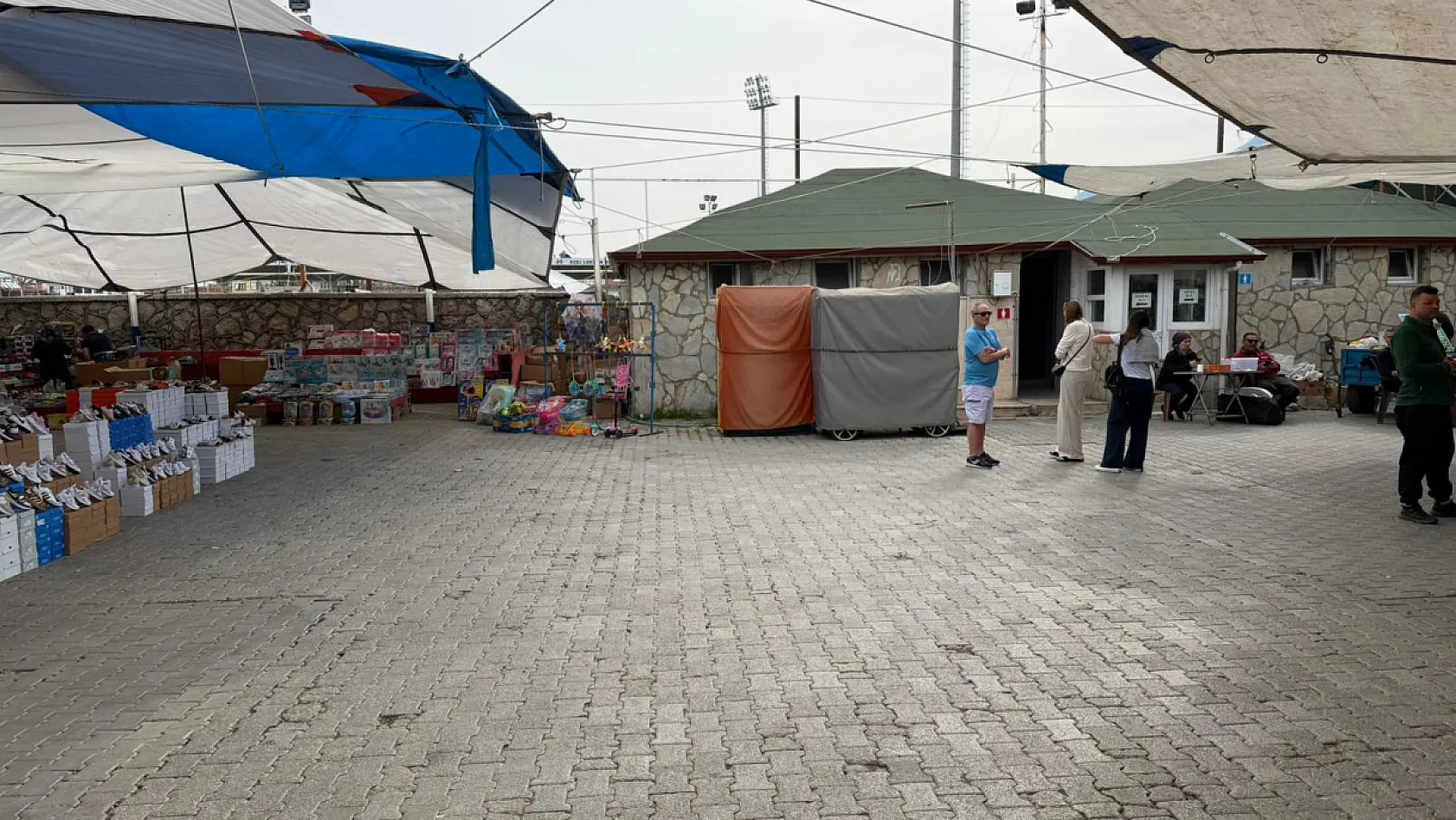 Fethiye Salı Pazarı'nda iki gündem: Mescit ve kayıt dışı denetimler