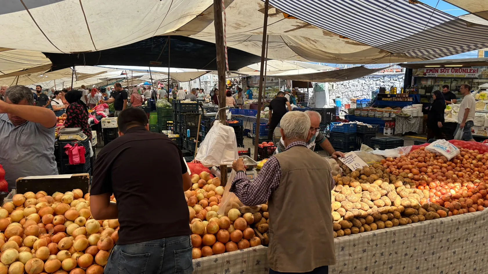Fethiye Salı Pazarı'nda fiyatlar