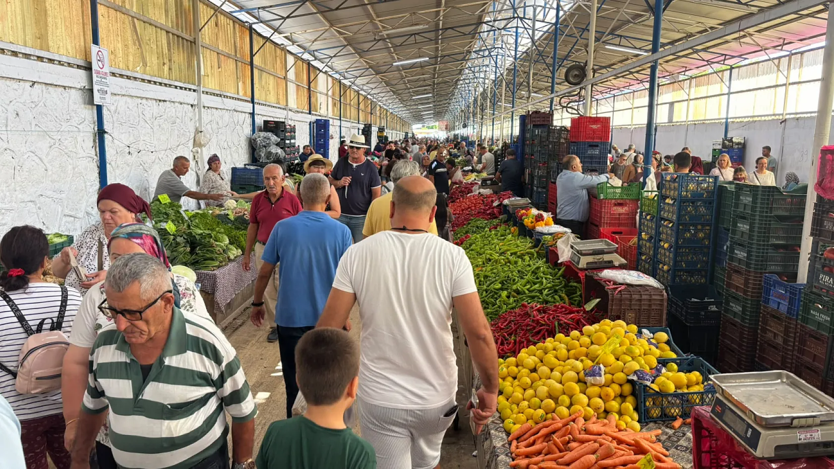 Fethiye Salı Pazarı'nda fiyatlar