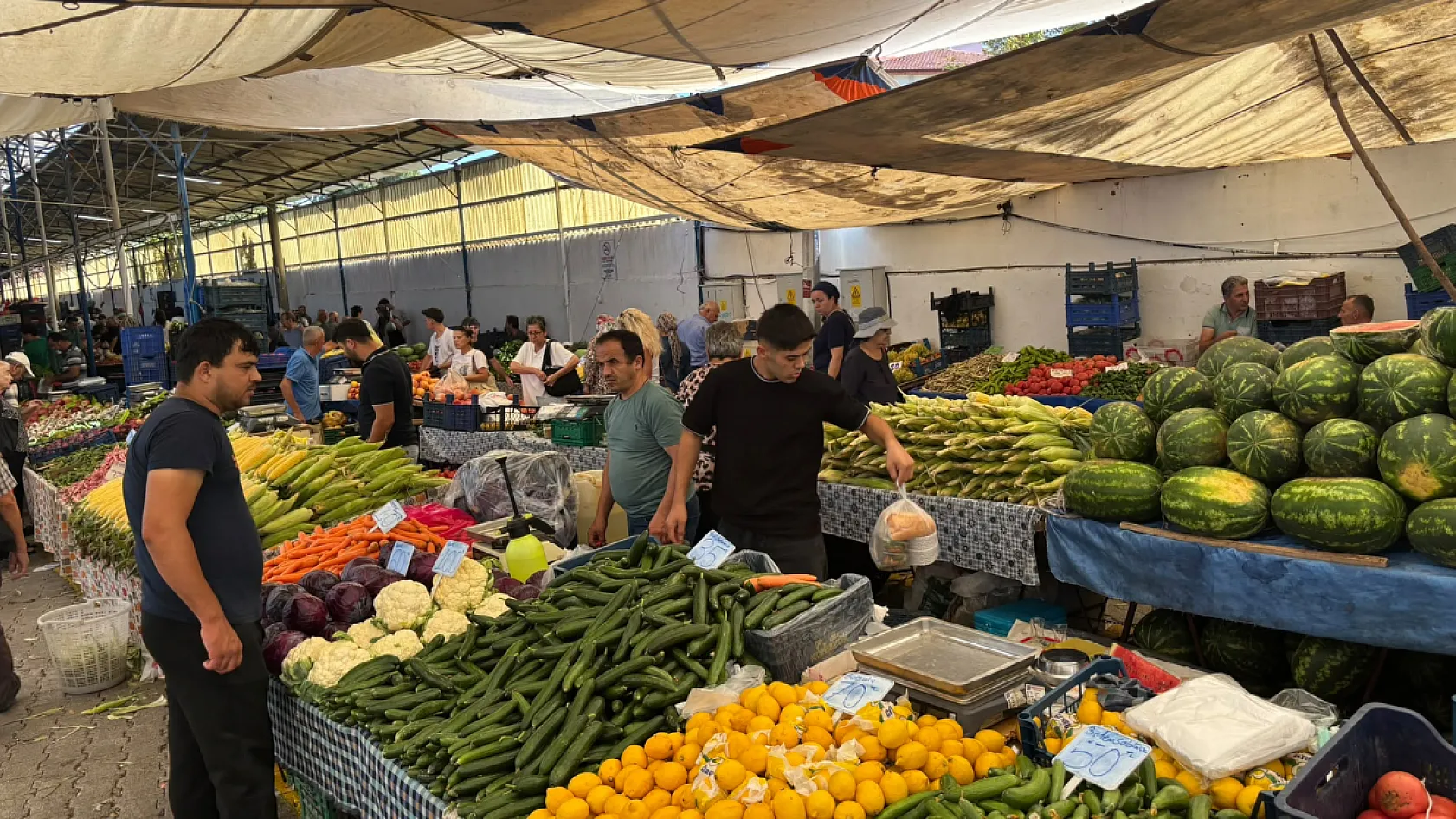 Fethiye Salı Pazarı'nda fiyatlar