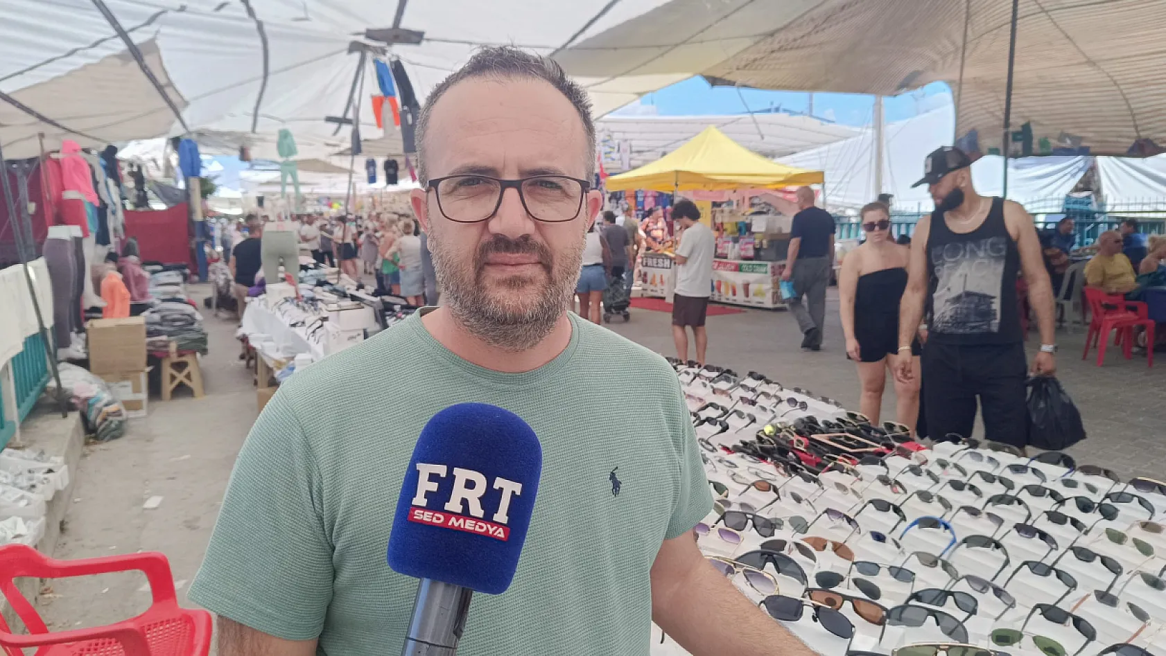 Fethiye Salı Pazarı'nda Gözlükçü Esnafı Okulların Kapanmasını Bekliyor: 'Asıl Hareketlilik O Zaman Başlar'