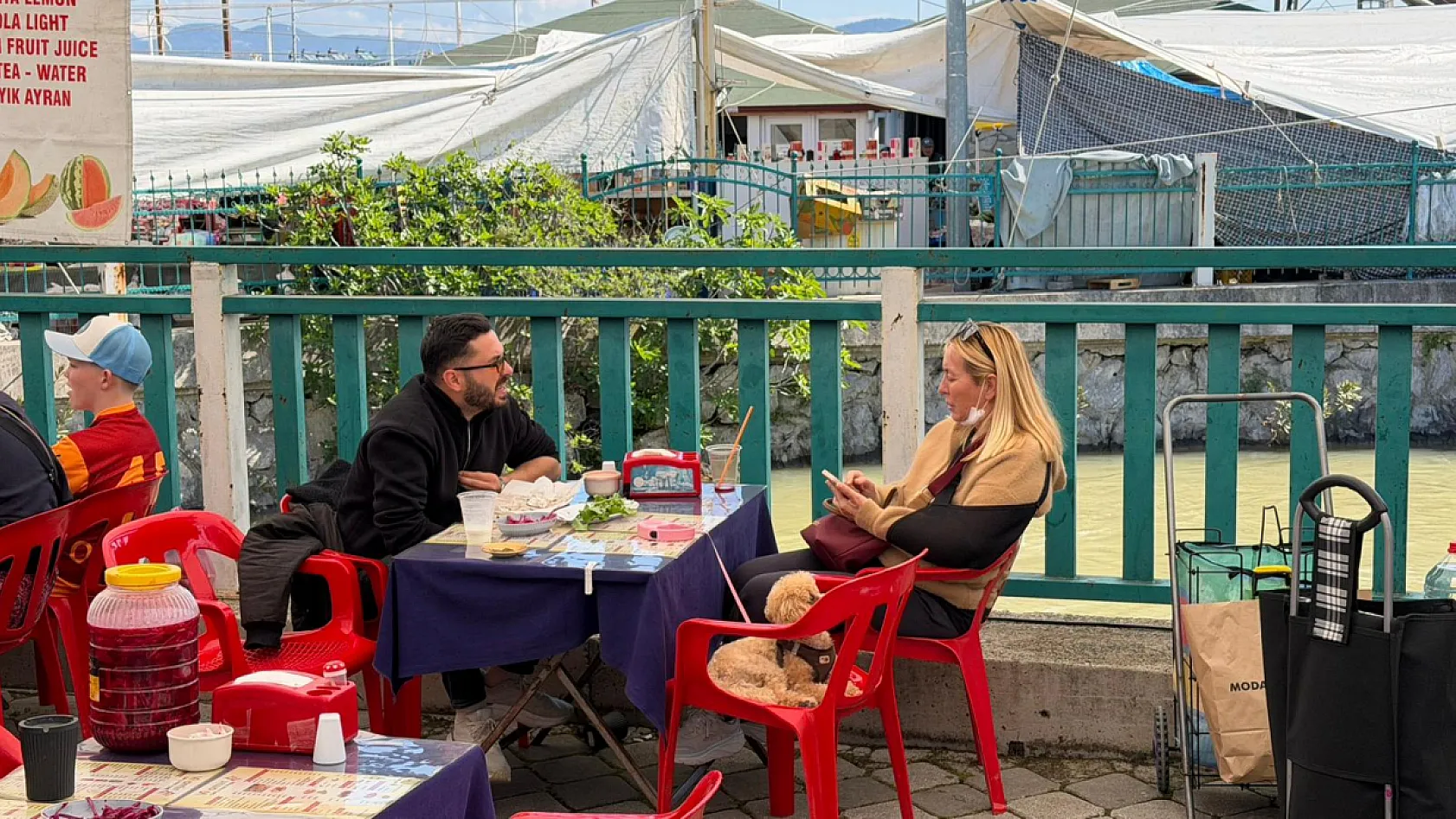 Fethiye Salı Pazarı'nda sezonun ilk turist hareketliliği