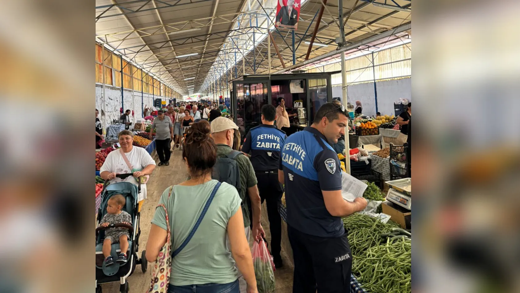 Fethiye Salı Pazarı'nda zabıta ekiplerinden kapsamlı denetim