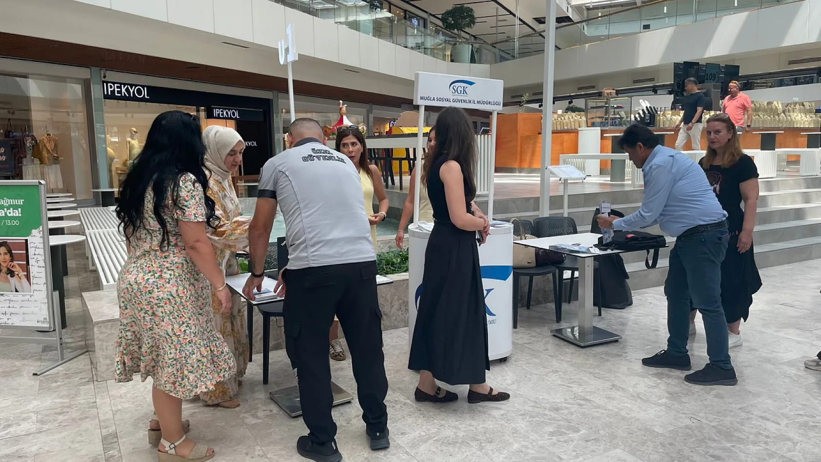 Fethiye SGK'dan AVM'de bilgilendirme standı