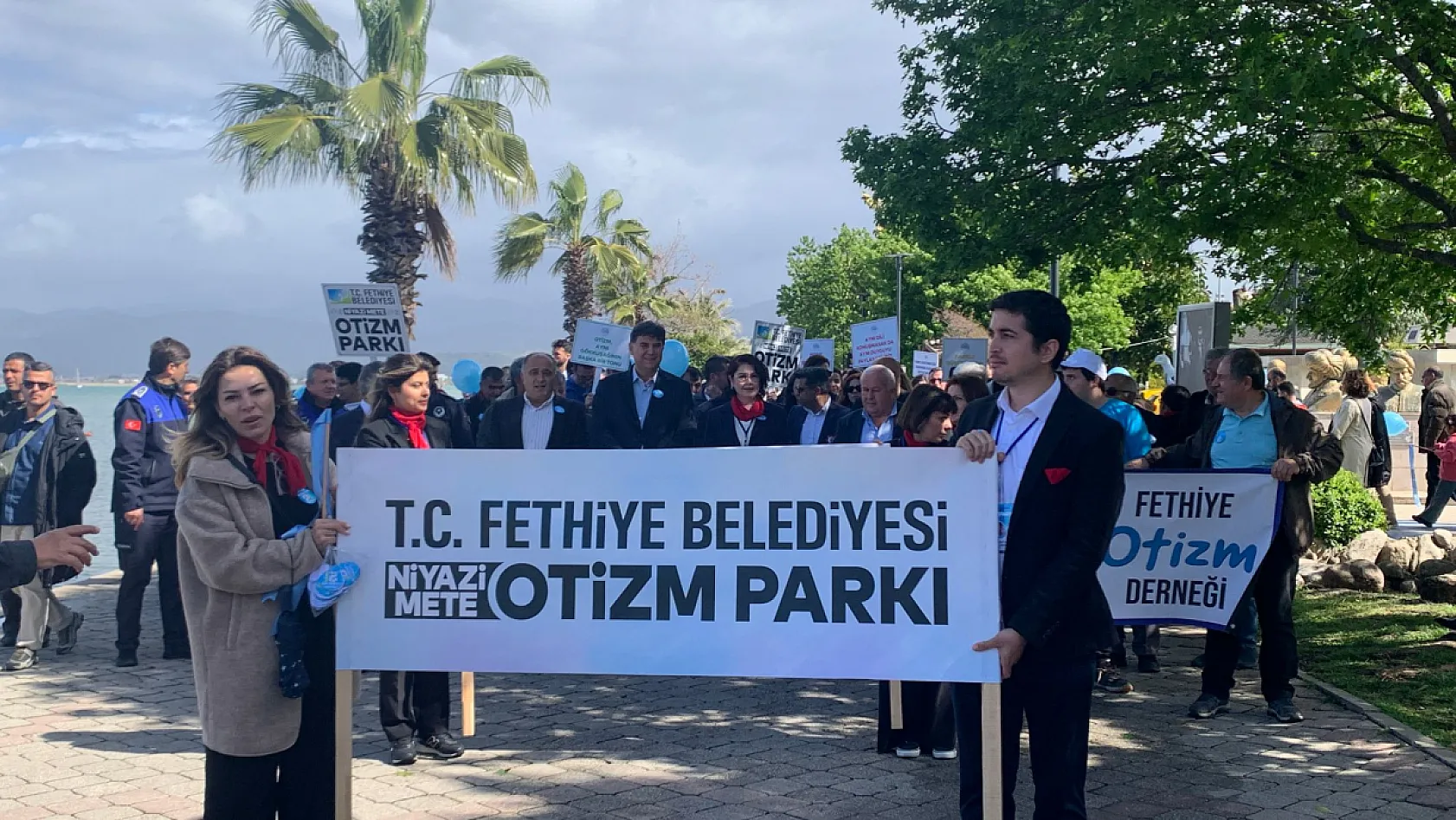 Fethiye sokaklarında 'Otizm' farkındalığı