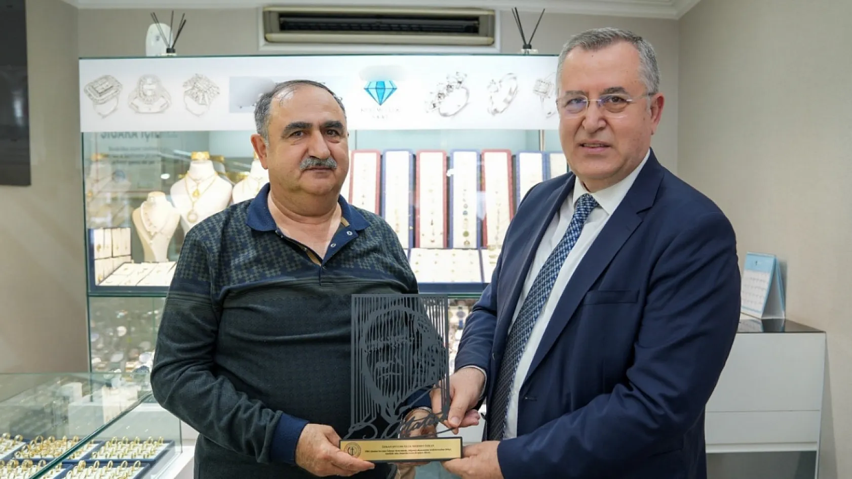Fethiye Ticaret ve Sanayi Odası'ndan 40 Yılı Aşan Üyelere Teşekkür Plaketi
