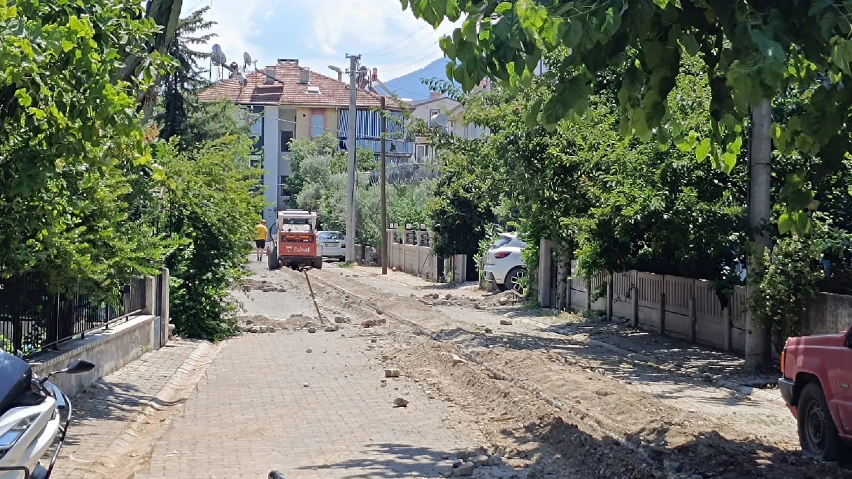 Fethiye Tuzla Mahallesi 539 Sokak'ta Fiber Altyapı Çalışmaları Devam Ediyor