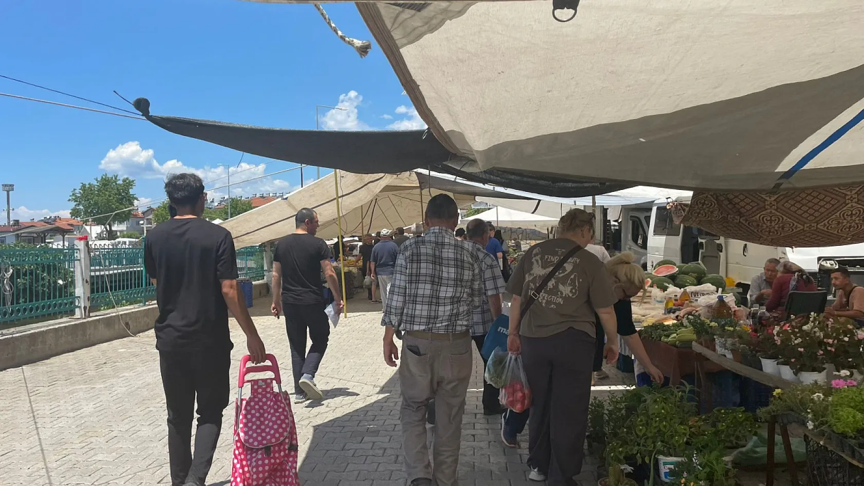 Fethiye Üretici Pazarı bayramda da hizmete devam etti