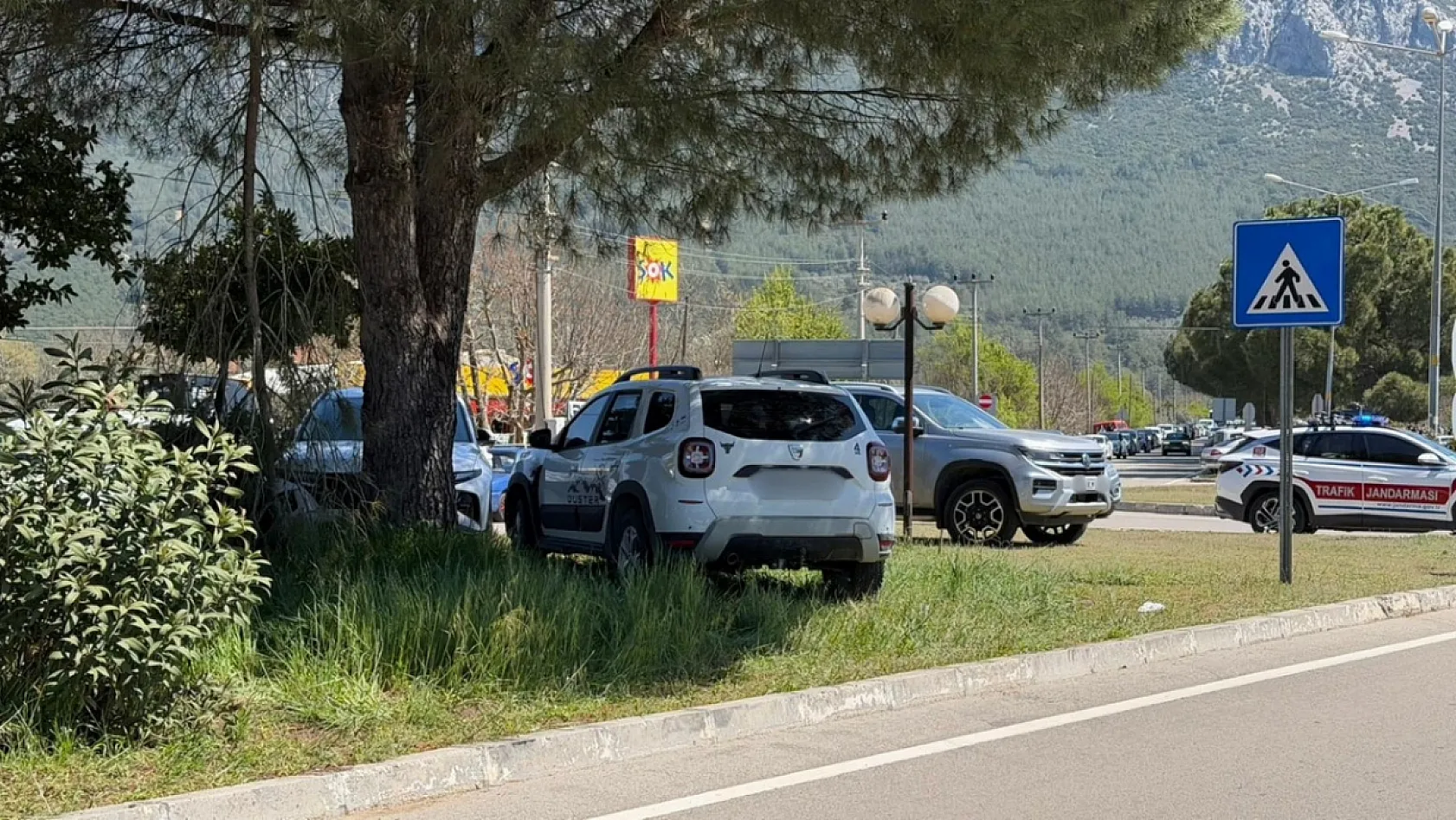 Fethiye Yeşilüzümlü'de Festival yoğun ilgi görüyor: Trafik yavaşladı