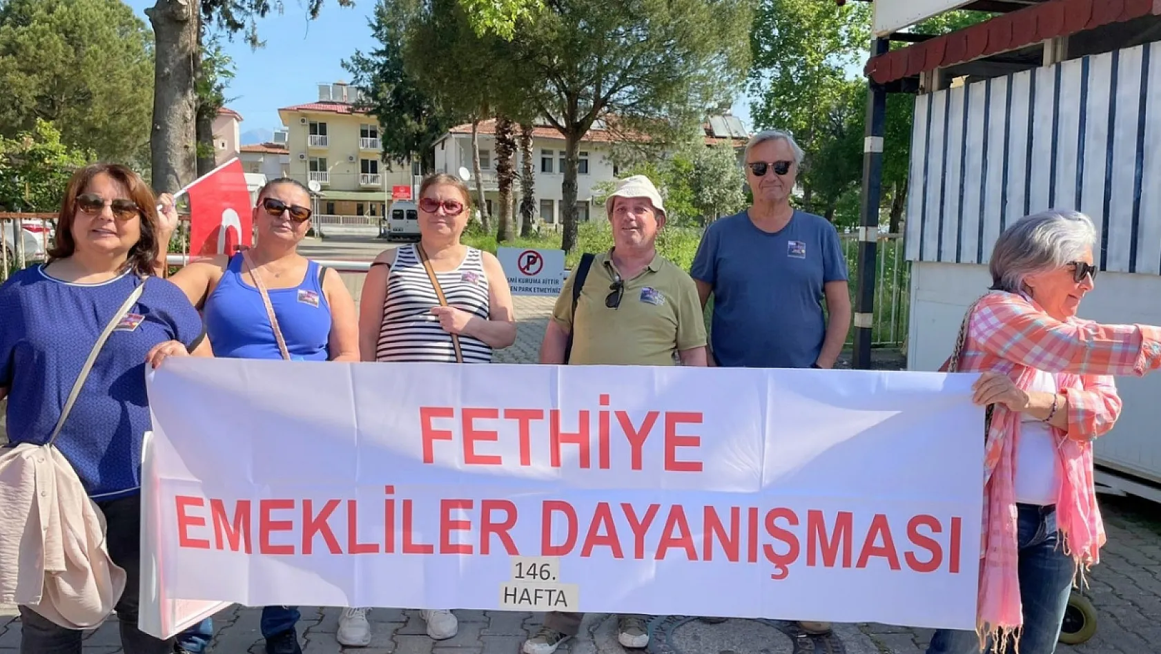 Fethiye'de 1 Mayıs coşkusu: 'Birlikte değiştirelim' çağrısıyla emek ve dayanışma yürüyüşü