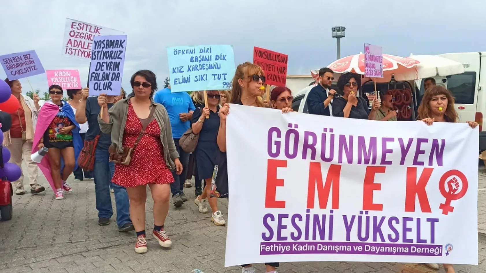 Fethiye'de 1 Mayıs coşkusu: 'Birlikte değiştirelim' çağrısıyla emek ve dayanışma yürüyüşü