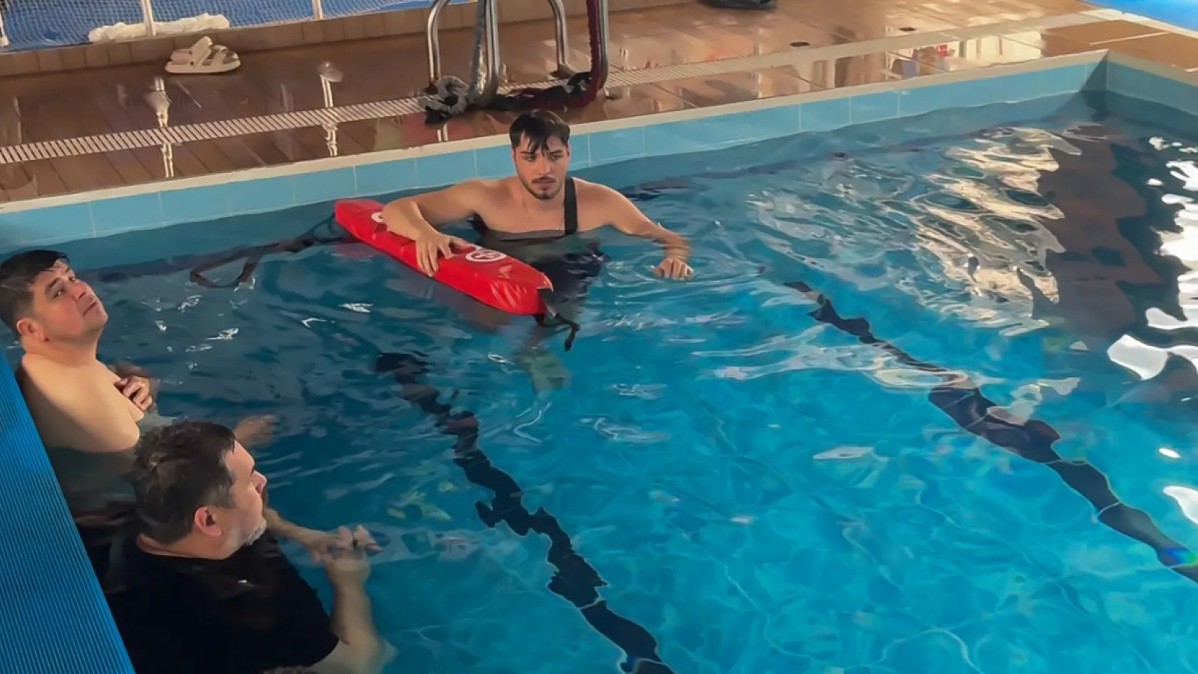 Fethiye'de 14 Kişi Bronz Cankurtaran Belgesi Aldı