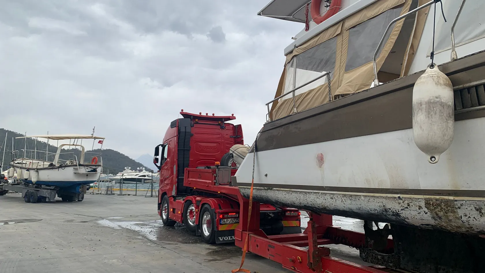 Fethiye'de 20 Yıllık Kaptan Hançer 'Yatlar Sezona Hazır Hale Getiriliyor'