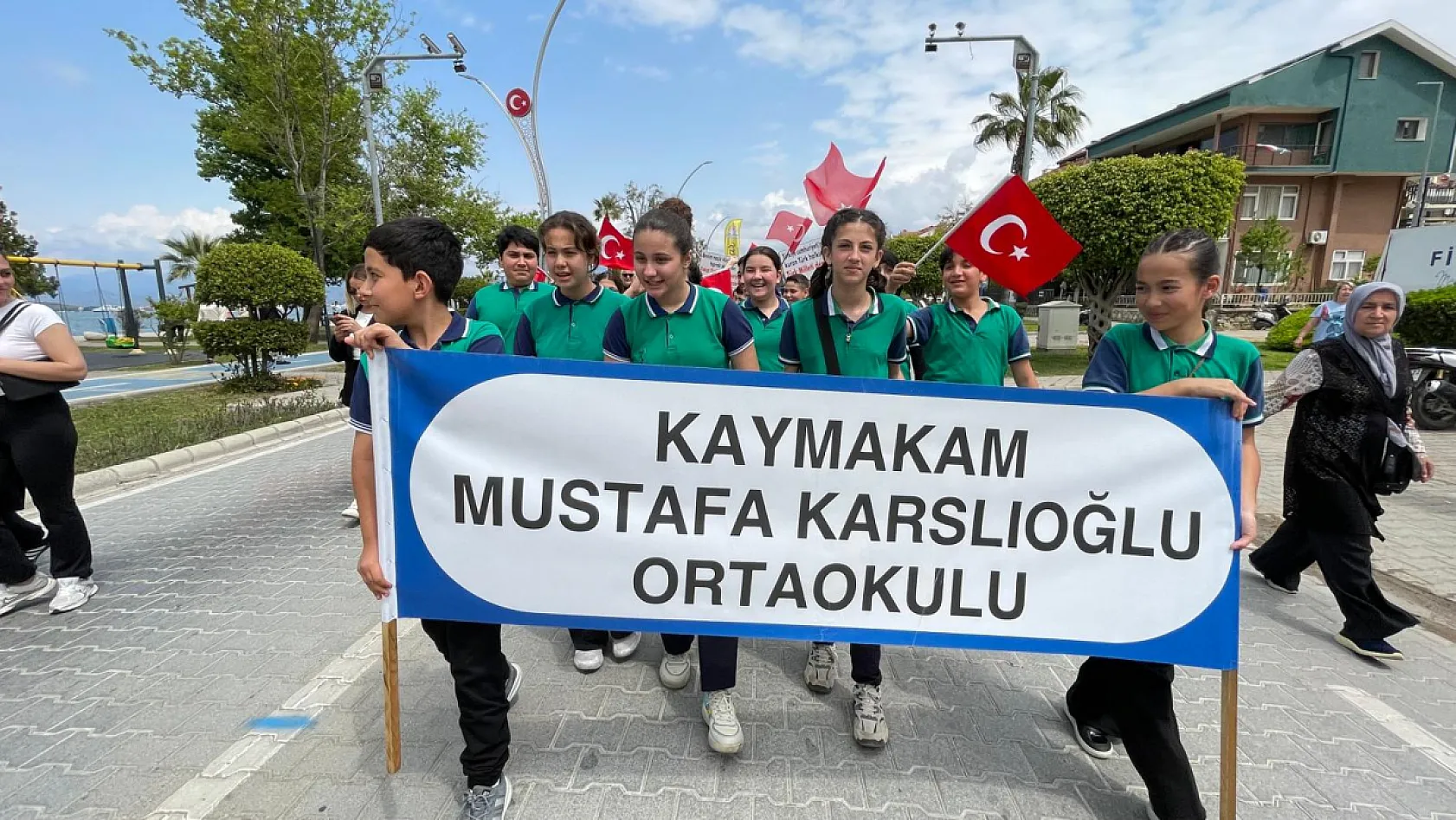 Fethiye'de 23 Nisan coşkusu 'Kortej Yürüyüşüyle' taçlandı