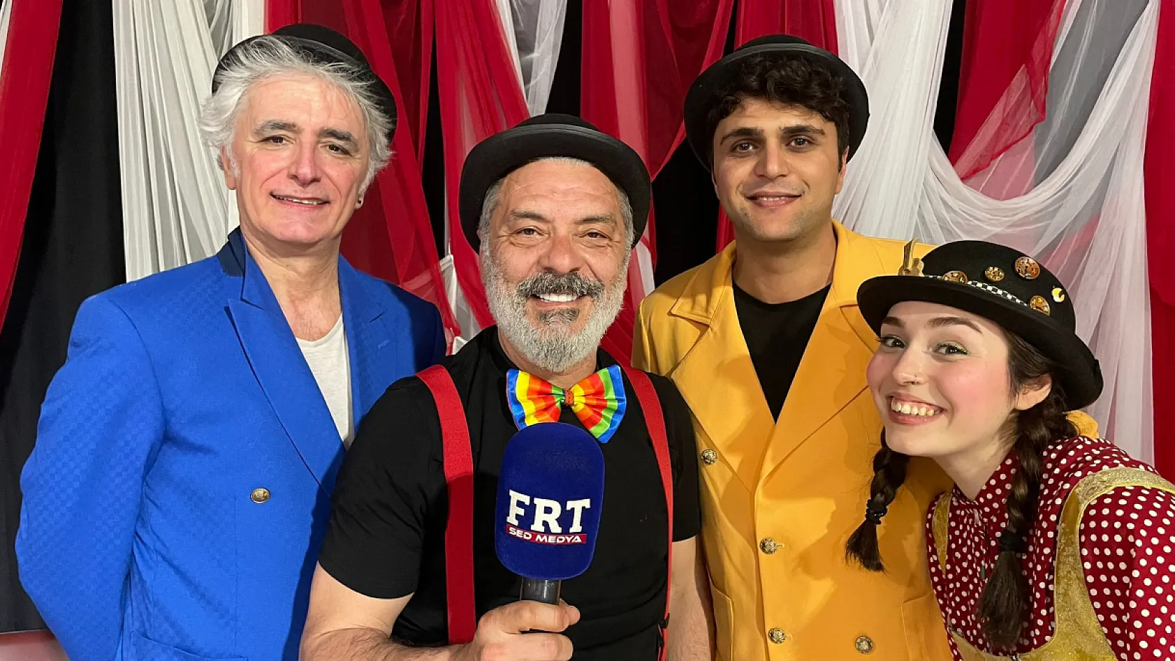 Fethiye'de 23 Nisan coşkusu: 'Eğlence Karnavalı' çocukları kahkahaya boğdu